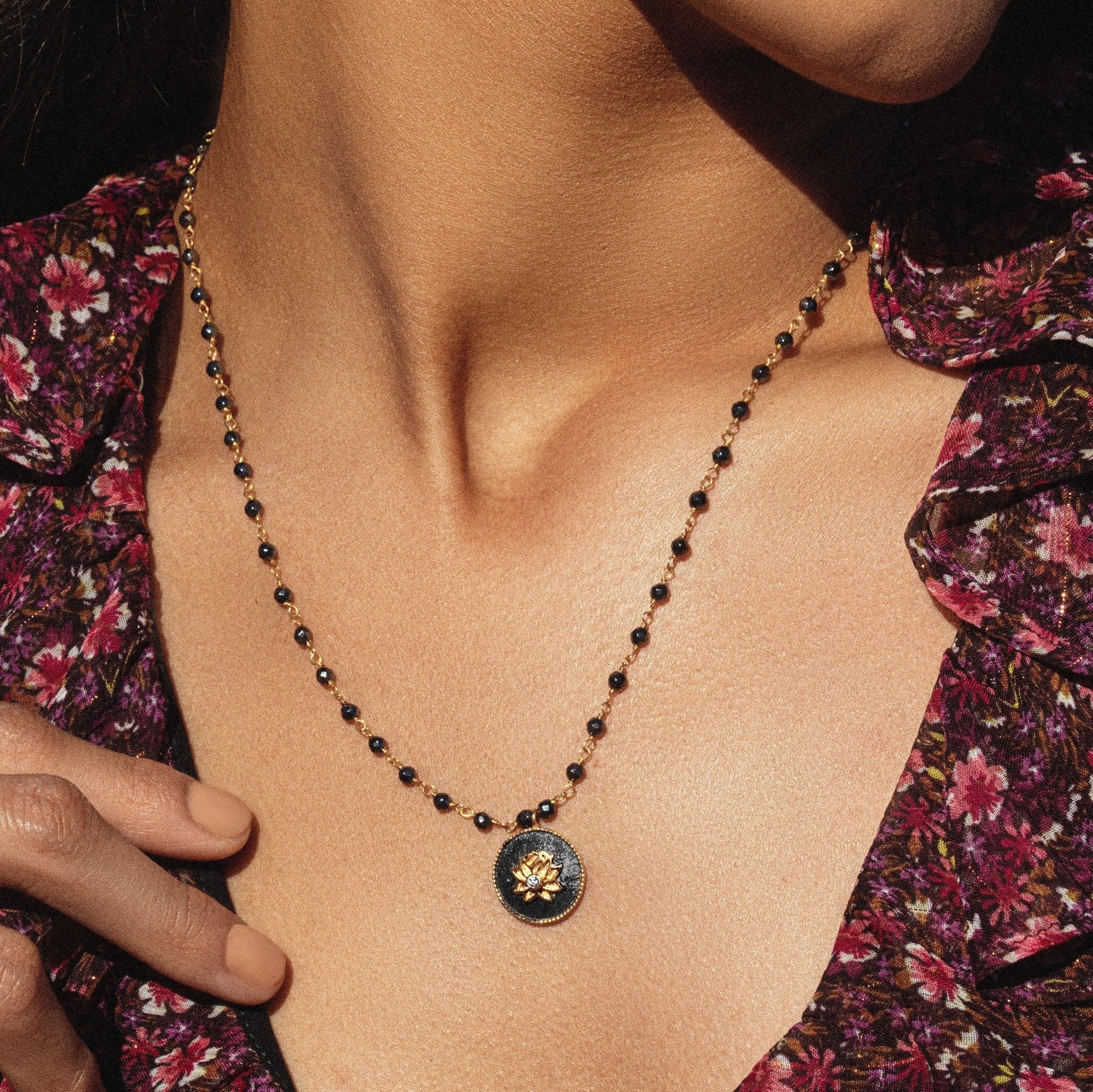 Enlightenment Hope - Hematite Lotus Necklace - Che Cose Belle