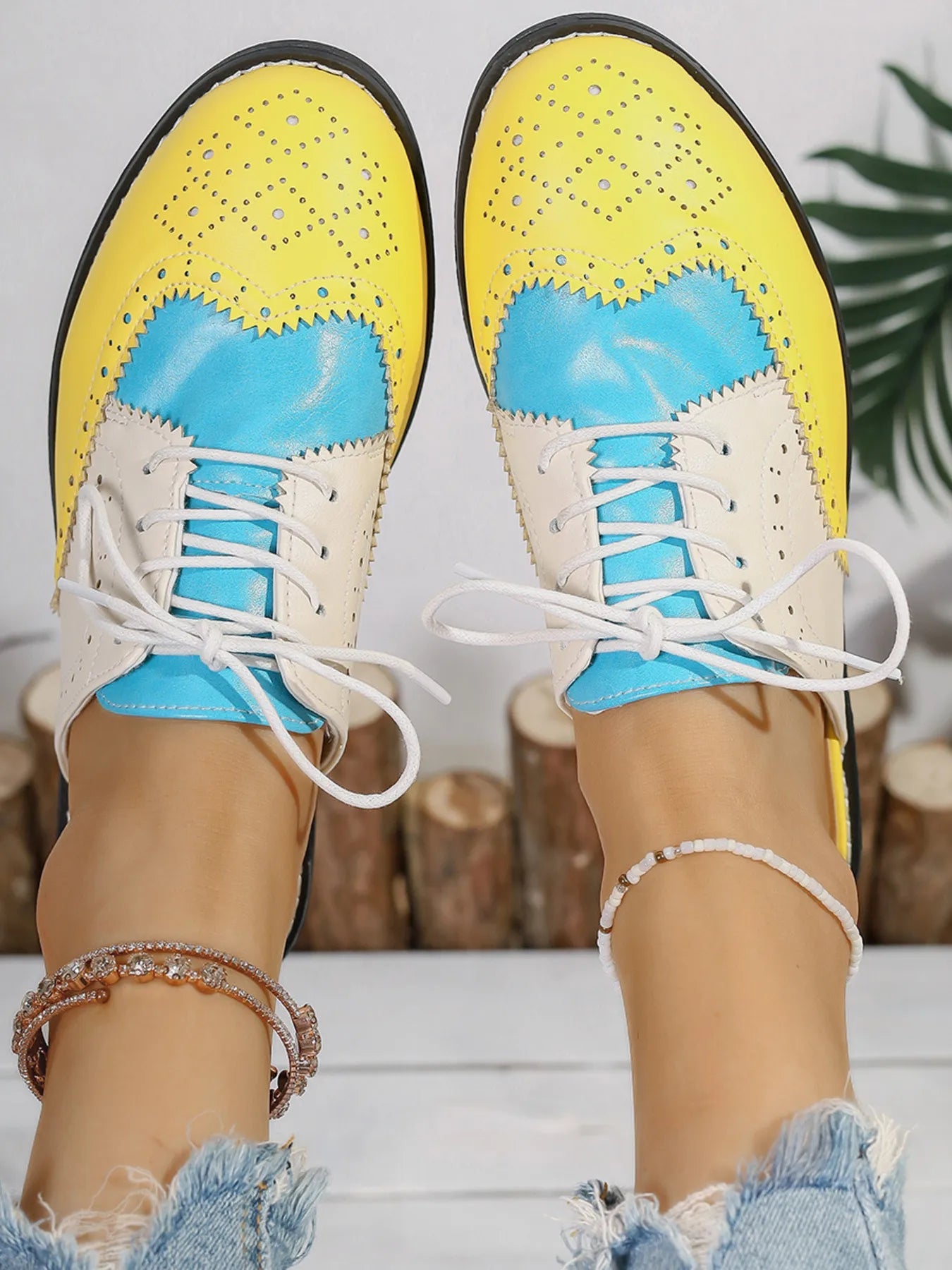 Eyelet Lace Up Slip-Ons - Che Cose Belle