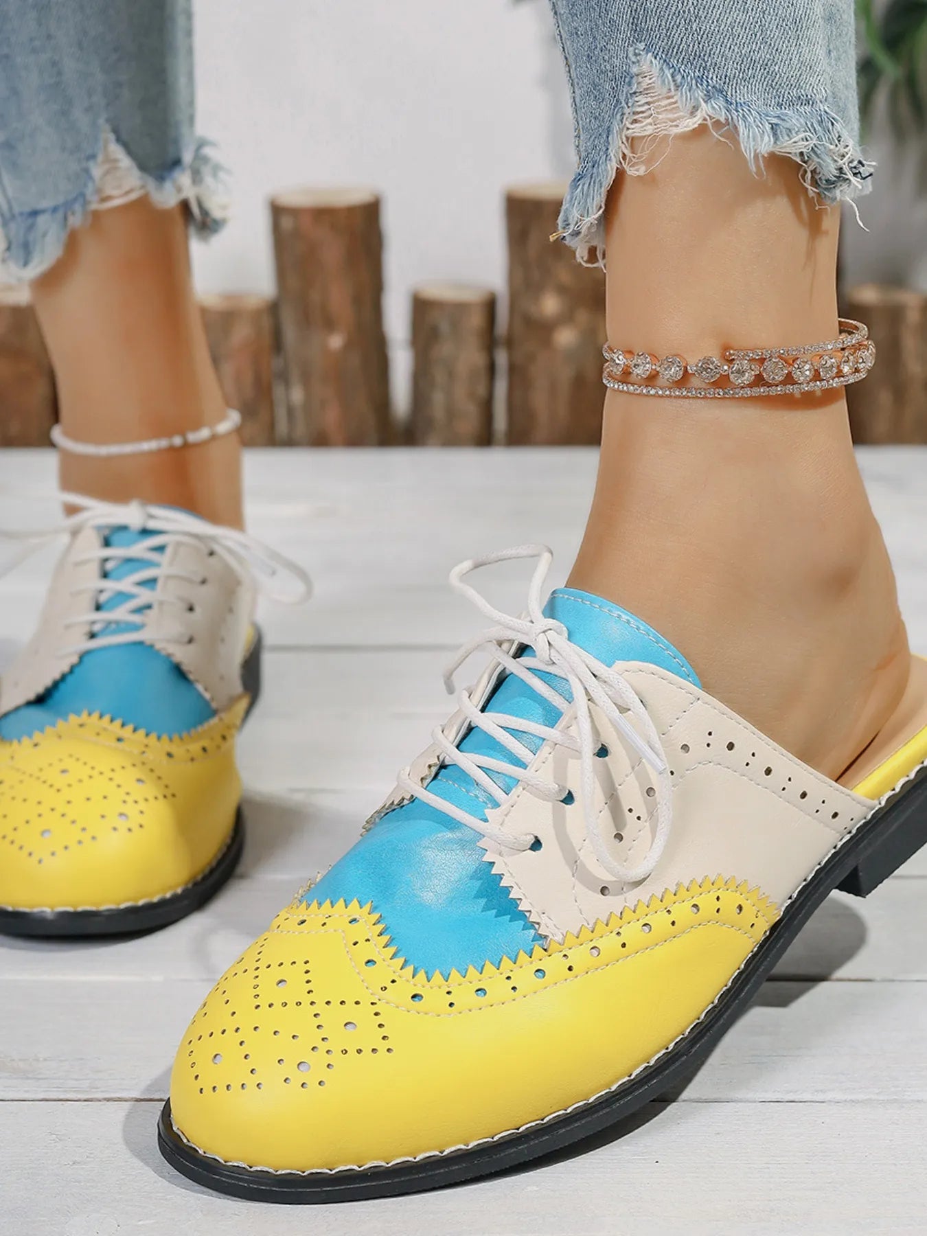 Eyelet Lace Up Slip-Ons - Che Cose Belle