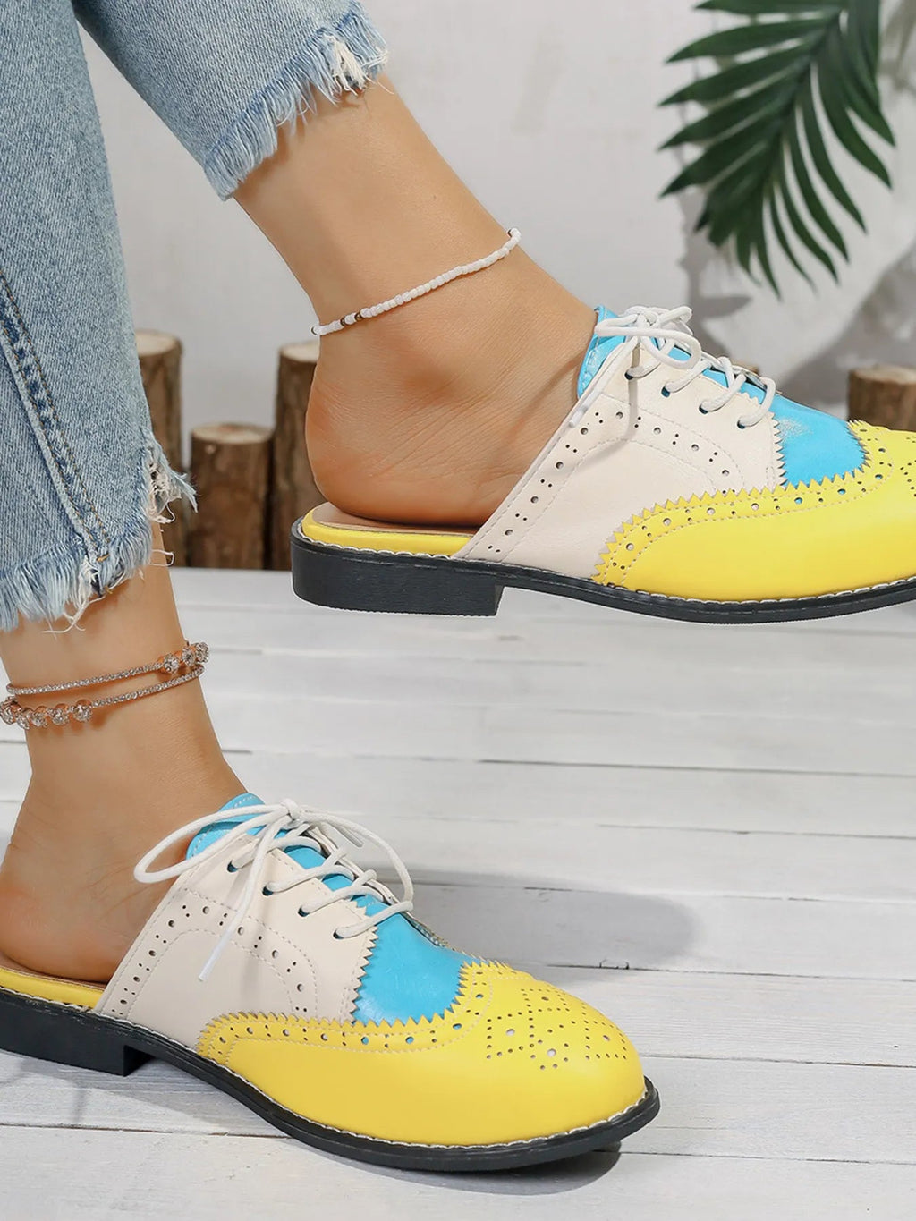 Eyelet Lace Up Slip-Ons - Che Cose Belle