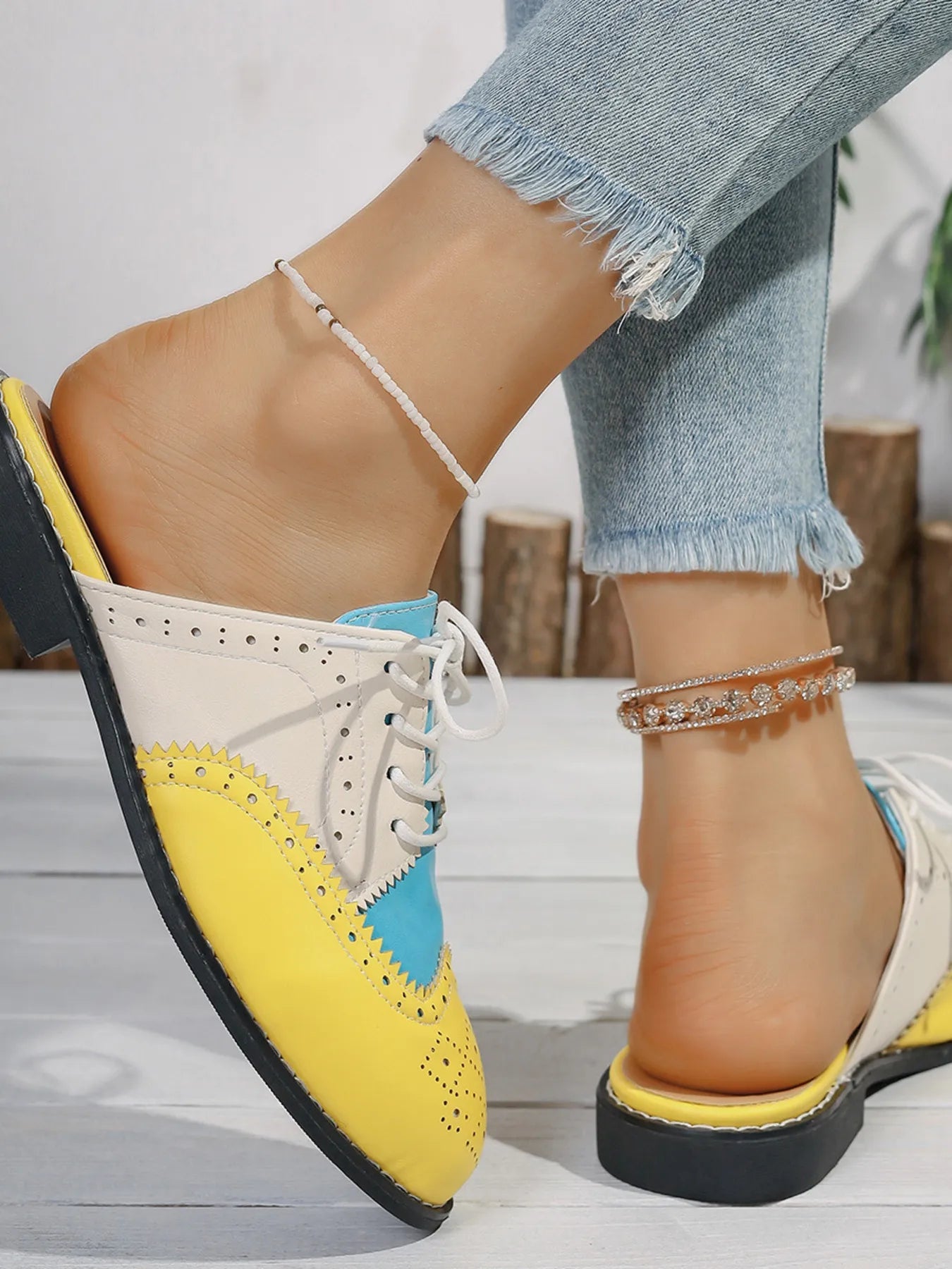 Eyelet Lace Up Slip-Ons - Che Cose Belle