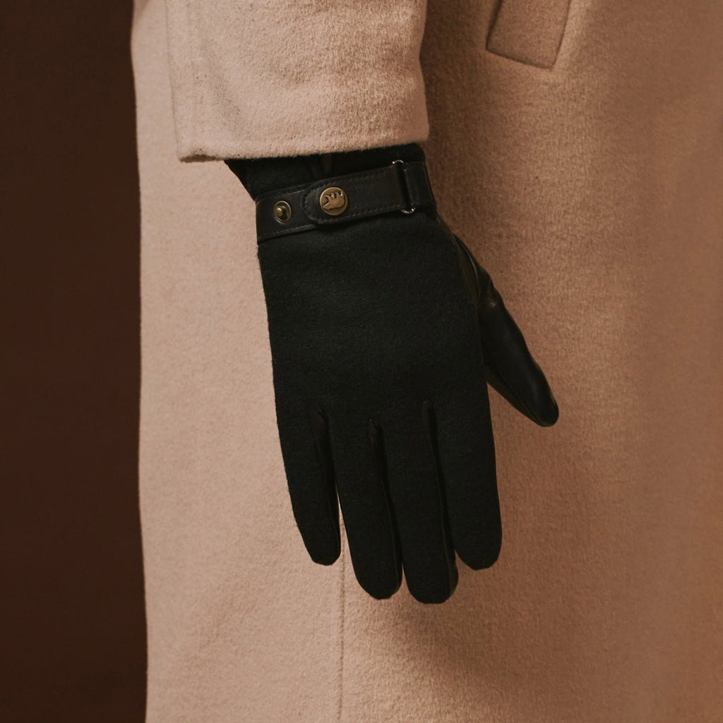 Fabrizio (black) – Tweed men's gloves with touchscreen capability and adjustable snap button - Che Cose Belle