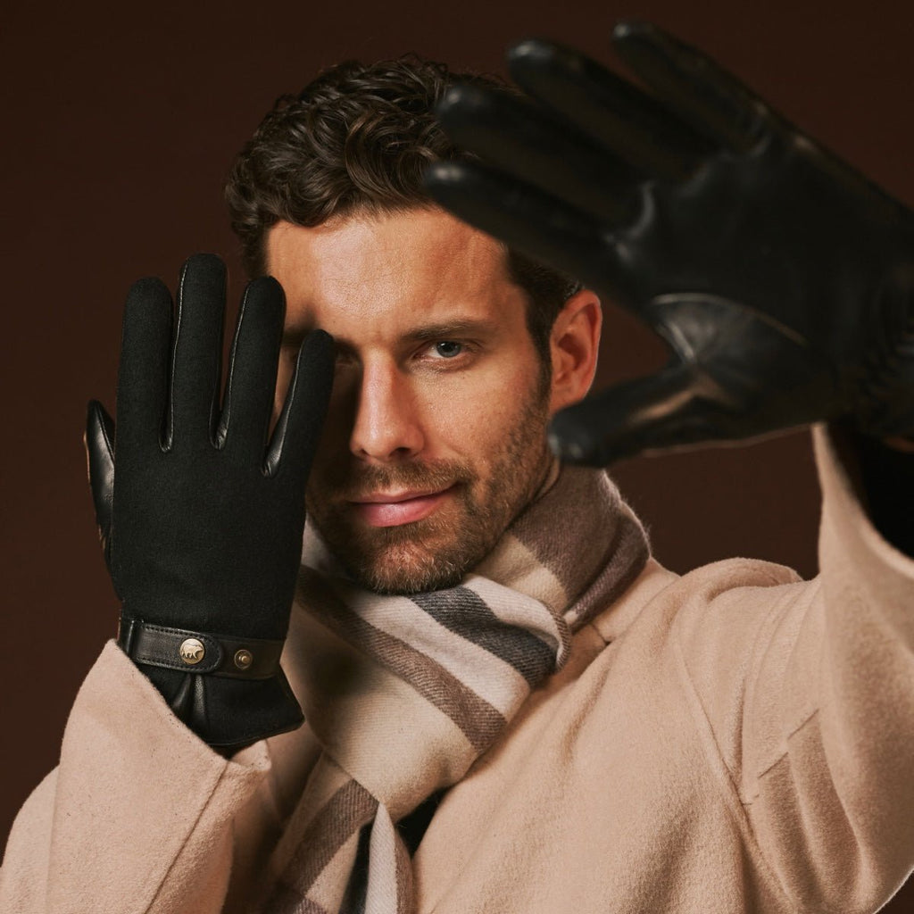 Fabrizio (black) – Tweed men's gloves with touchscreen capability and adjustable snap button - Che Cose Belle