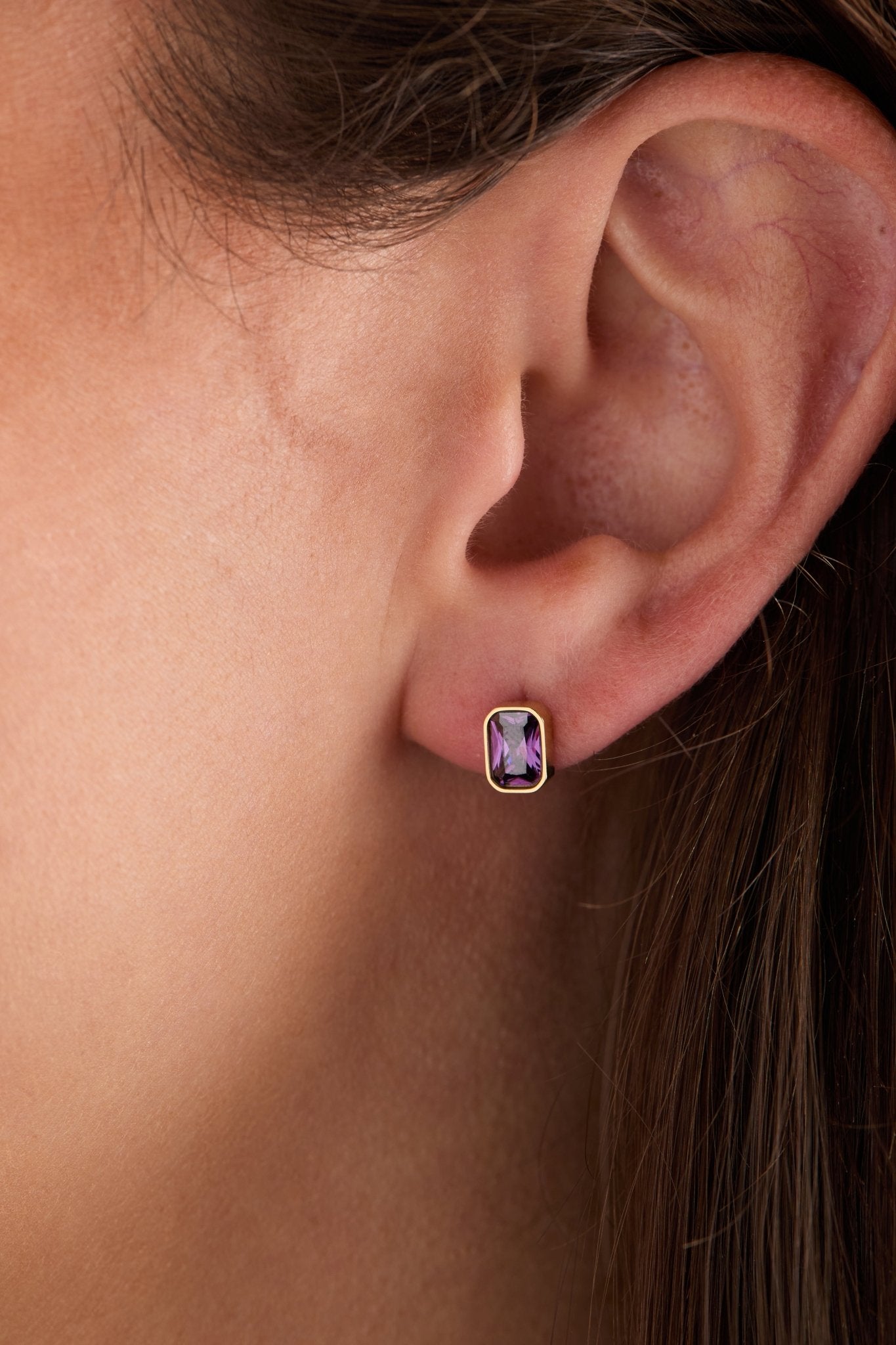 February Emerald - Cut Birthstone Stud Earrings - Che Cose Belle