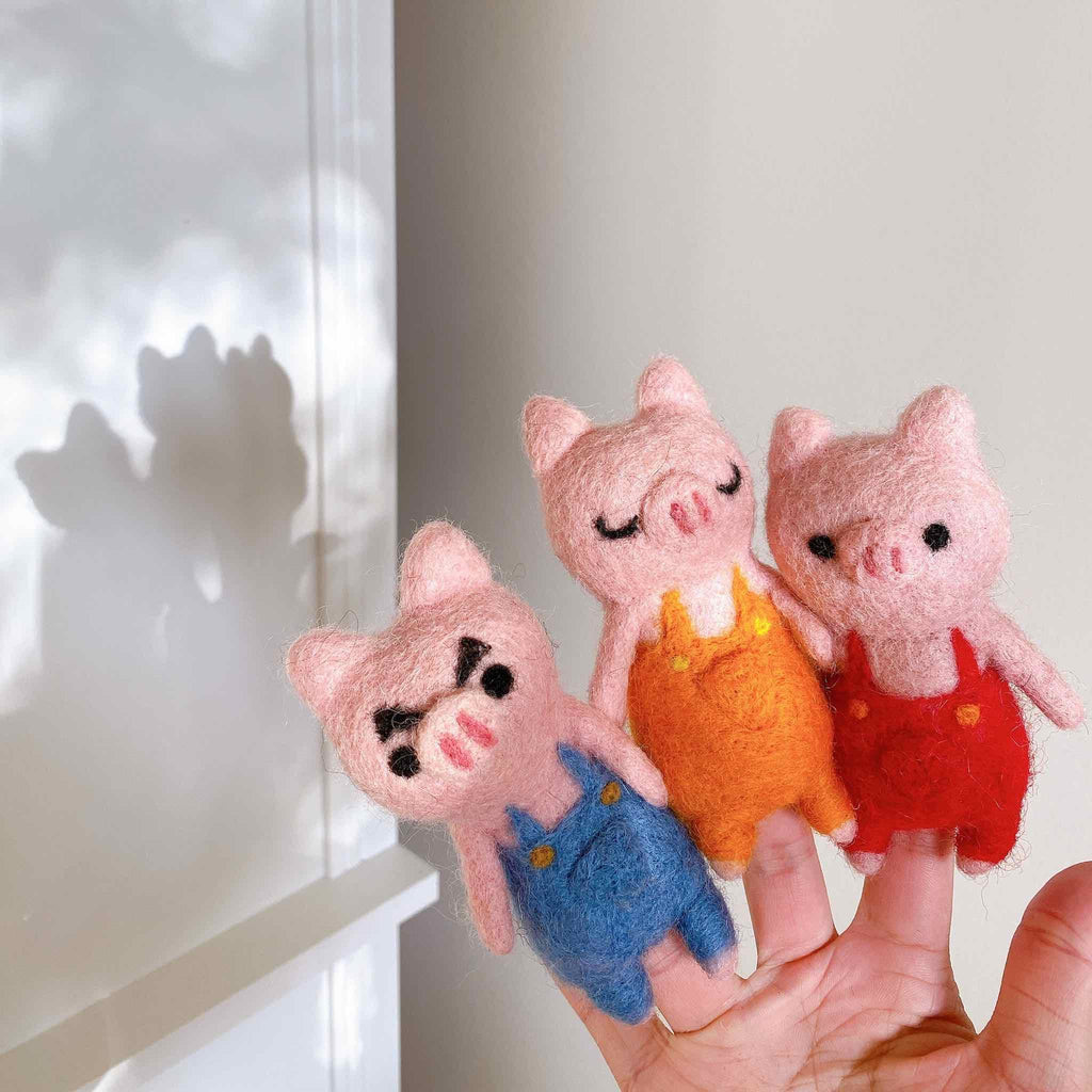 Felt Finger Puppets Set of 4 - Three Little Pigs & Big Wolf - Che Cose Belle