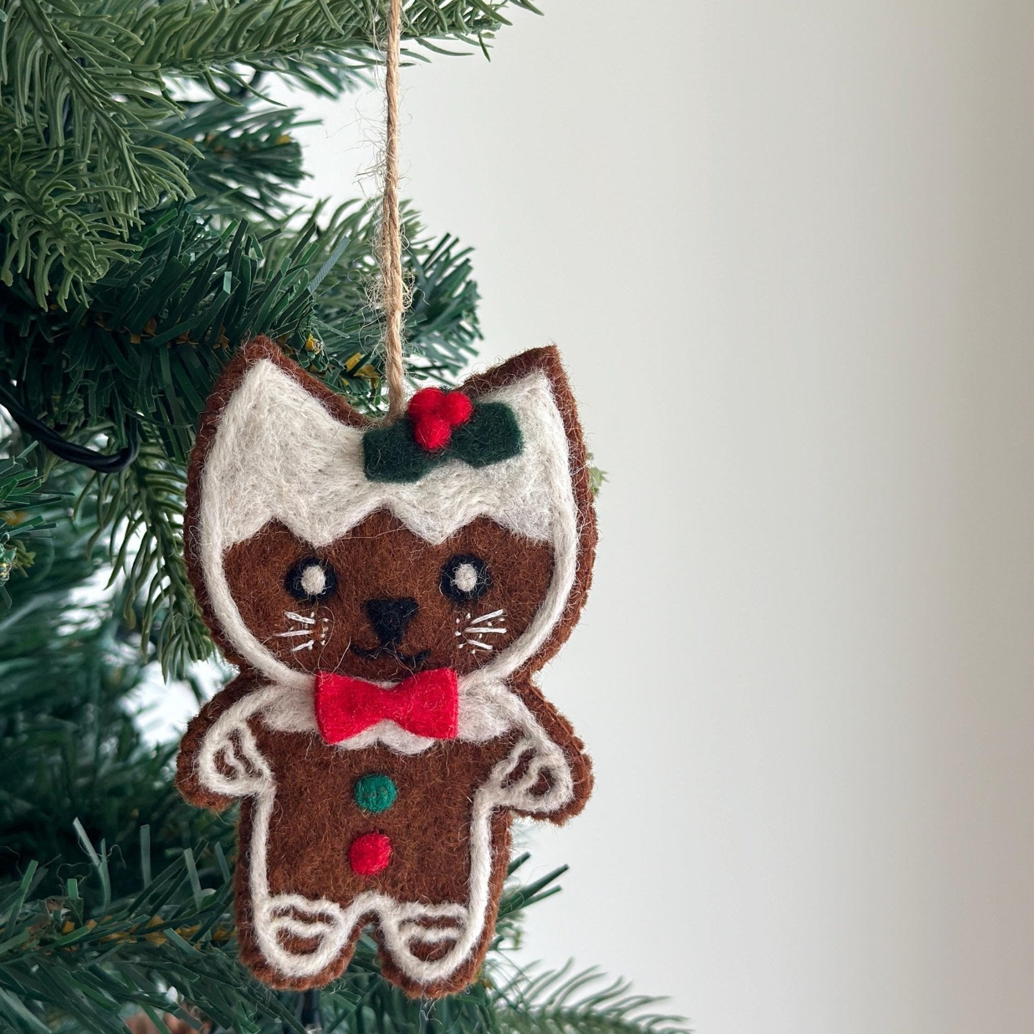 Felt Gingerbread Cat Ornament - Che Cose Belle