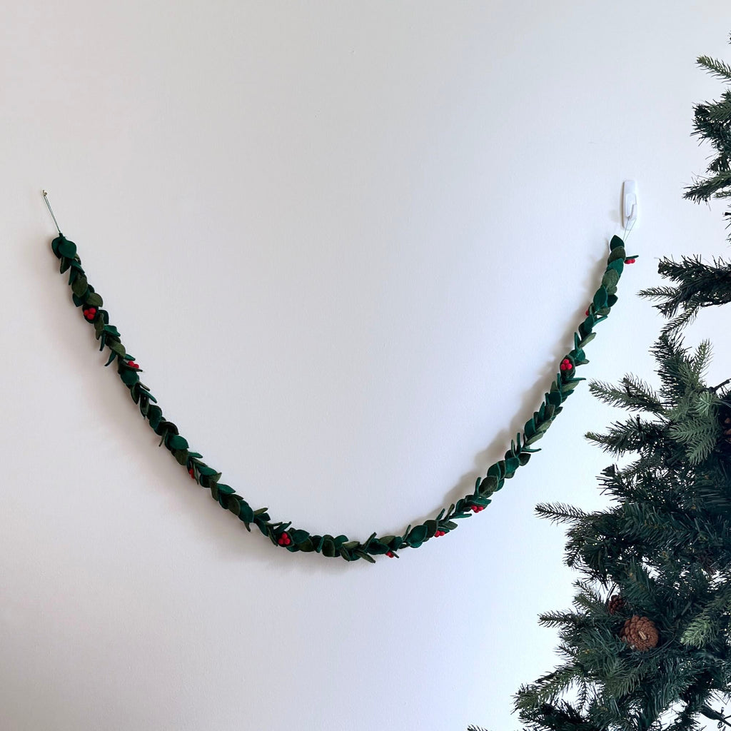 Felt Holly Garland 6ft - Che Cose Belle