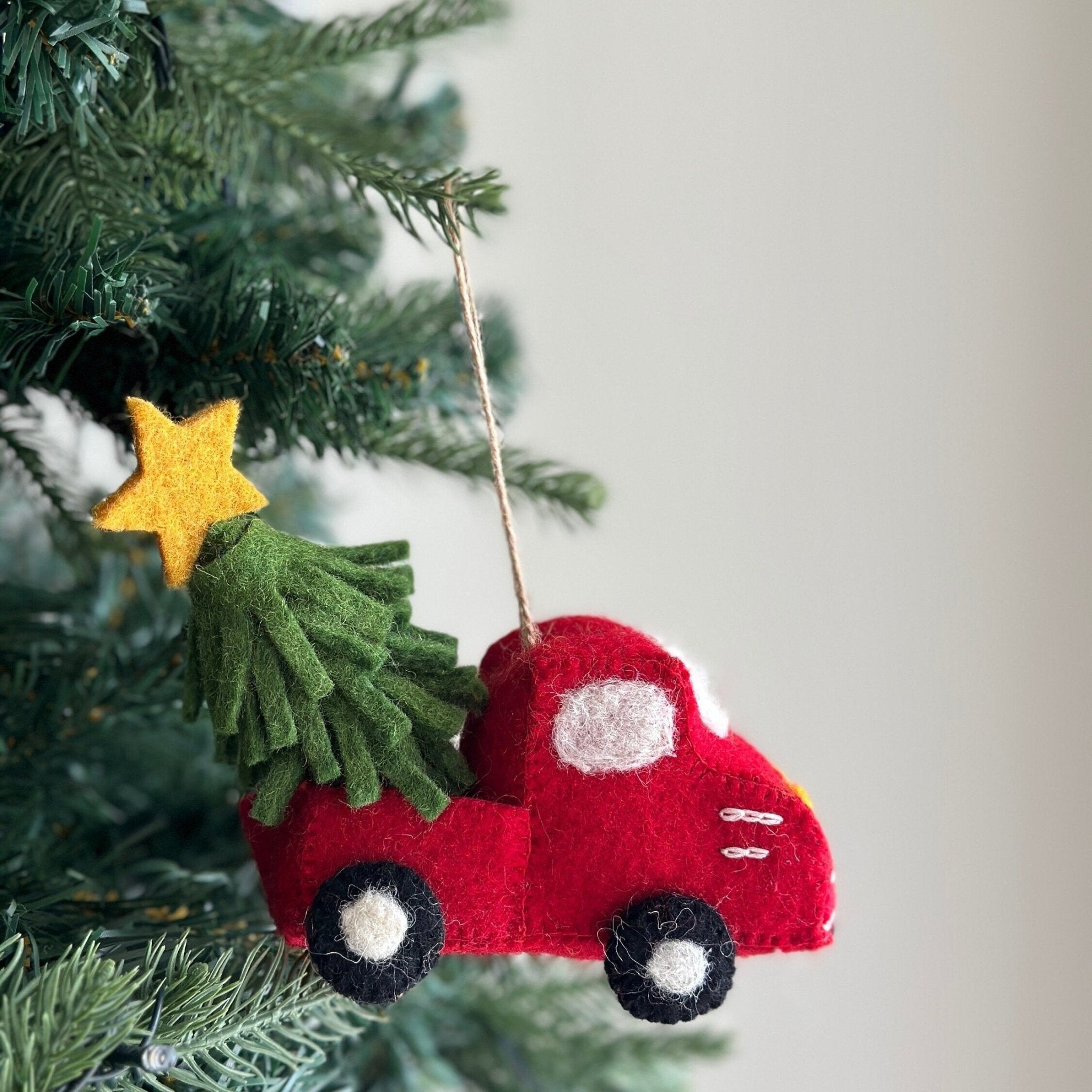 Felt Pickup Truck with Christmas Tree Ornament - Che Cose Belle