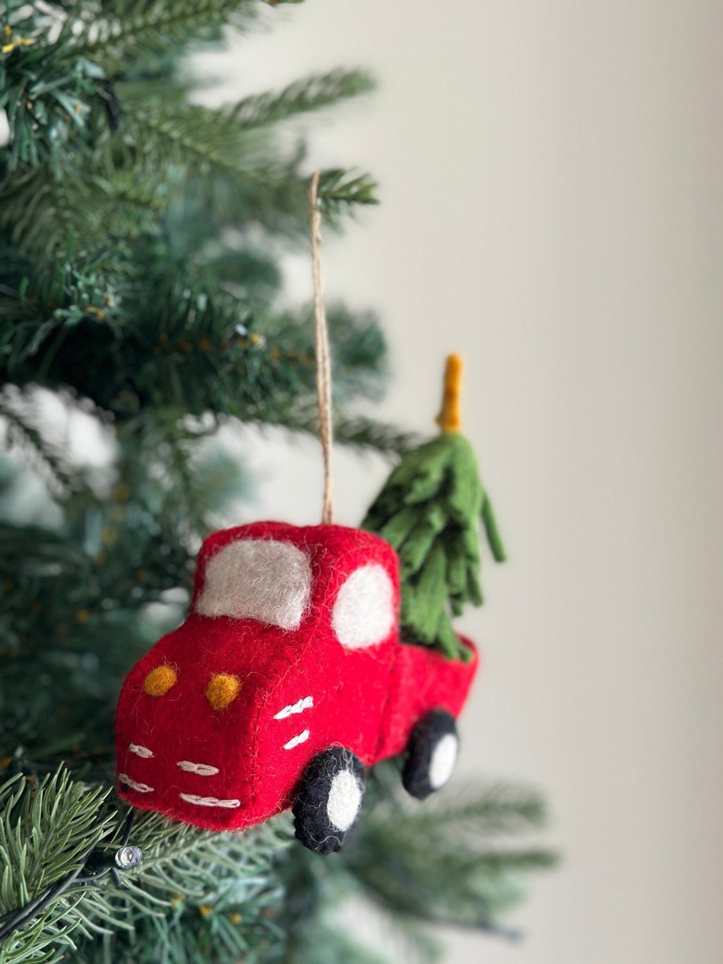 Felt Pickup Truck with Christmas Tree Ornament - Che Cose Belle