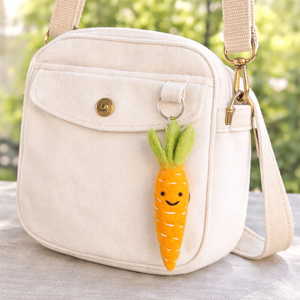 Felt Veggie Keychain - Happy Carrot - Che Cose Belle