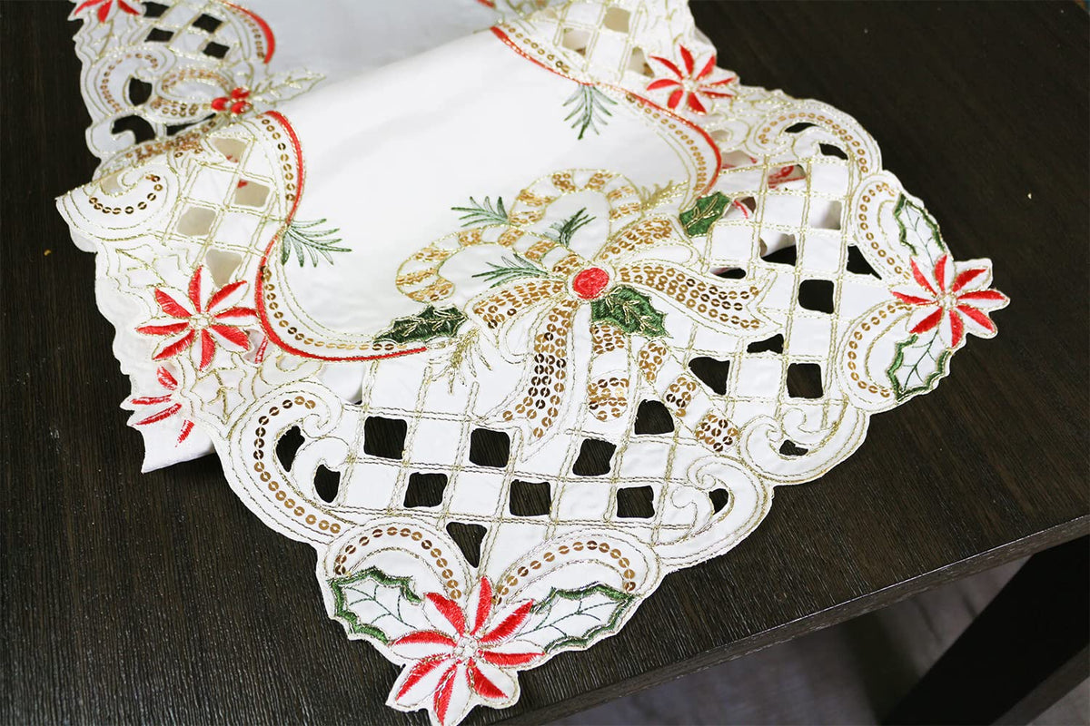 Fennco Styles Christmas Embroidered Holly Cloth Napkins 20" W x 20" L, Set of 4 - Che Cose Belle