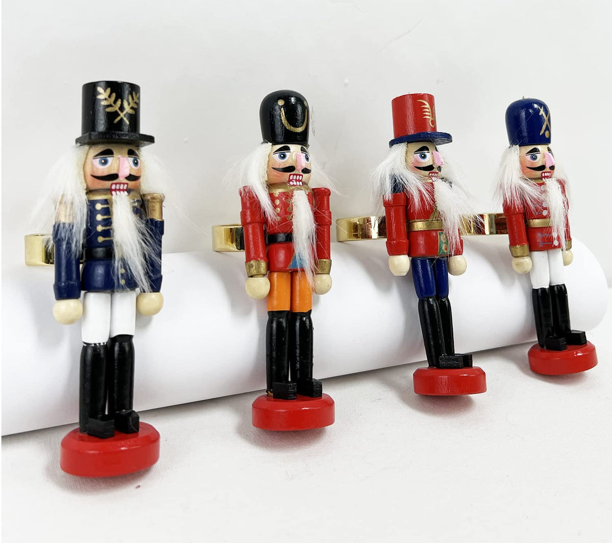 Fennco Styles Handmade Wooden Nutcracker Decorative Napkin Rings, Set of 4 - Festive Soldier Napkin Holders for Dining Table, Christmas, Holidays Décor and Special Occasions - Che Cose Belle