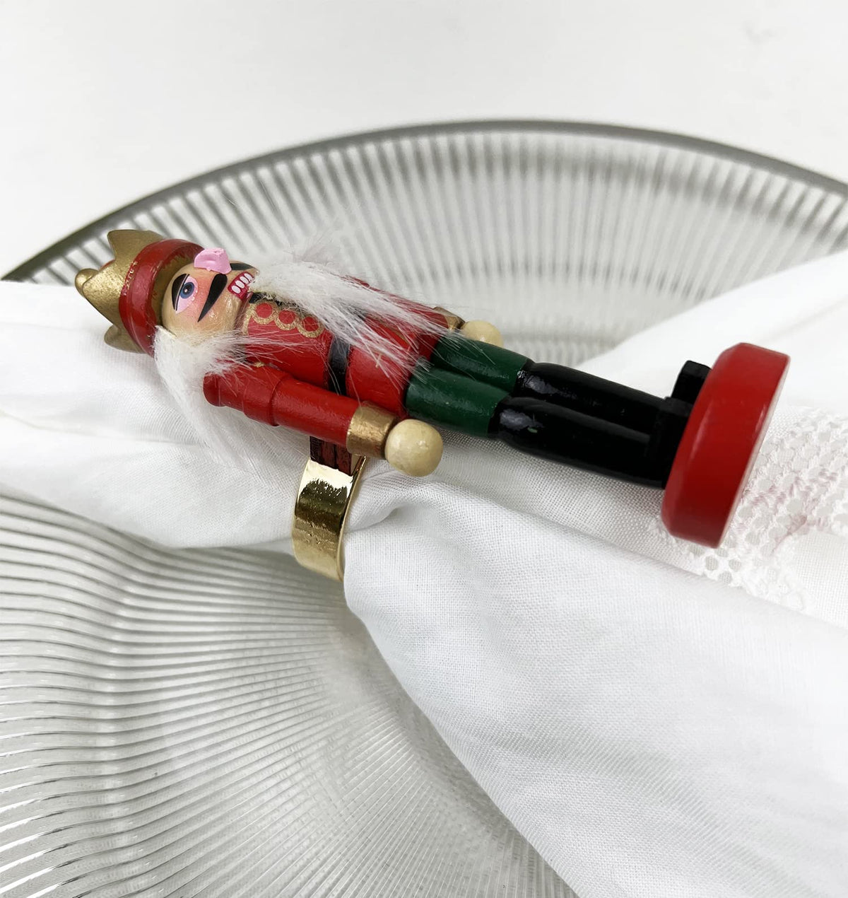 Fennco Styles Handmade Wooden Nutcracker Decorative Napkin Rings, Set of 4 - Festive Soldier Napkin Holders for Dining Table, Christmas, Holidays Décor and Special Occasions - Che Cose Belle