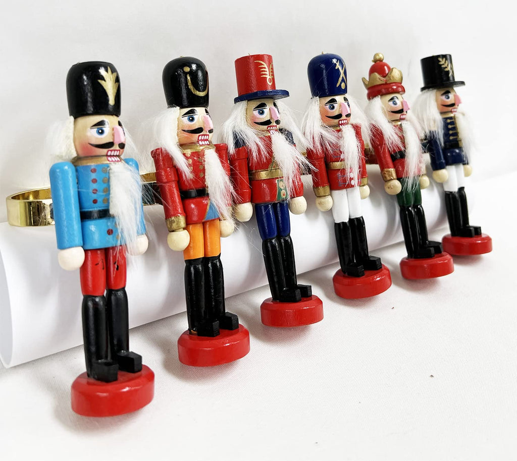 Fennco Styles Handmade Wooden Nutcracker Decorative Napkin Rings, Set of 4 - Festive Soldier Napkin Holders for Dining Table, Christmas, Holidays Décor and Special Occasions - Che Cose Belle
