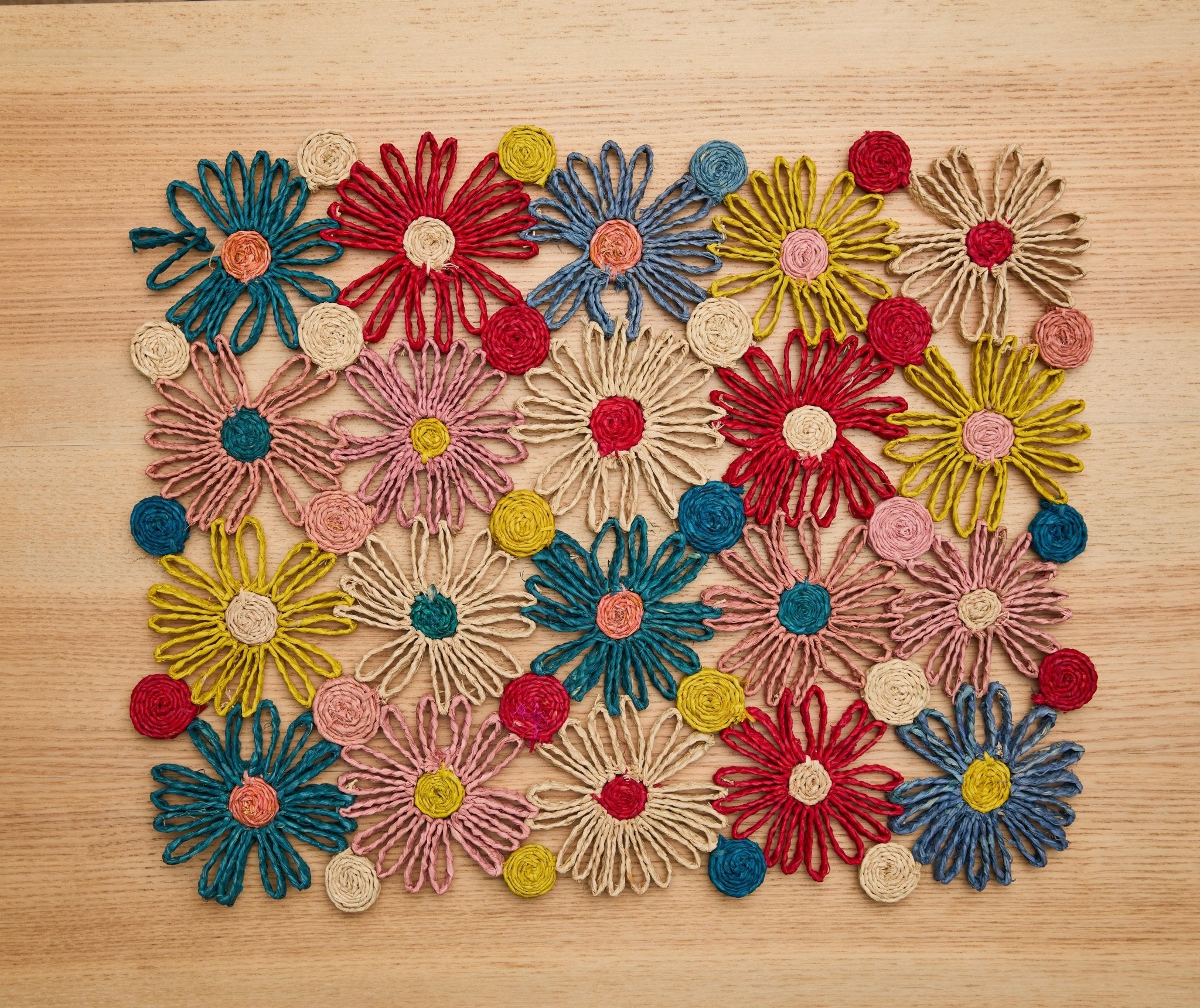 Fleur Raffia placemat, Multicolor Flowers woven tabletop - Che Cose Belle