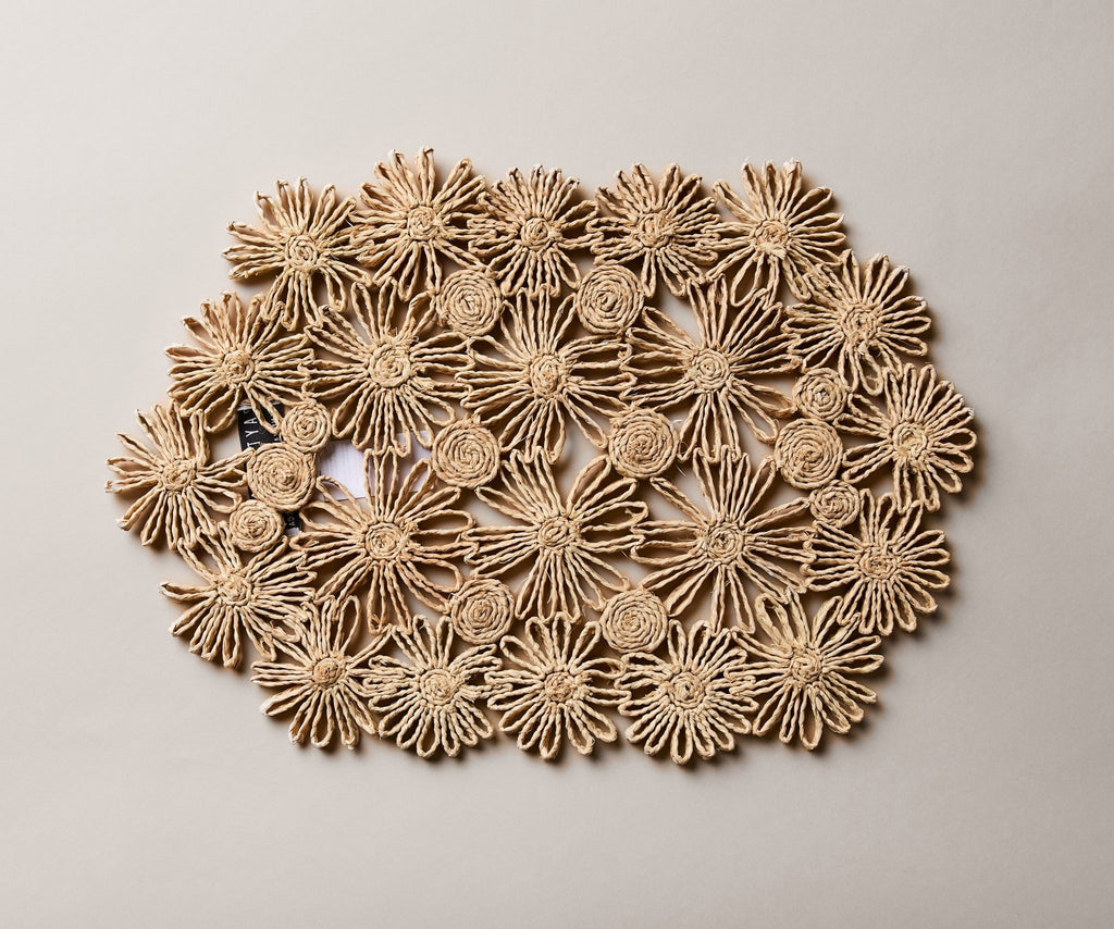 Fleur Raffia Placemat, Natural Color Flowers Woven Tabletop - Che Cose Belle