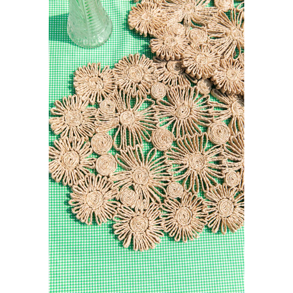 Fleur Raffia Placemat, Natural Color Flowers Woven Tabletop - Che Cose Belle