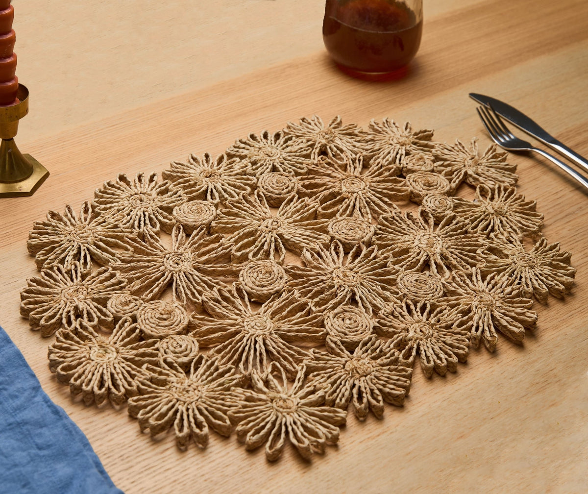 Fleur Raffia Placemat, Natural Color Flowers Woven Tabletop - Che Cose Belle