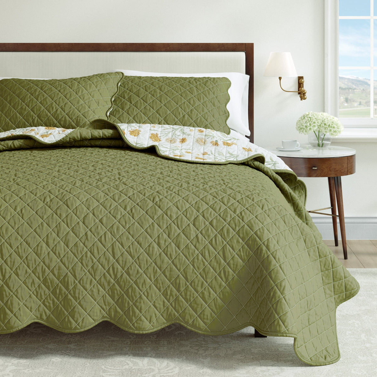 Floral Print & Scallopeded Edge Cotton Quilt Set - Illiana Collection - Che Cose Belle