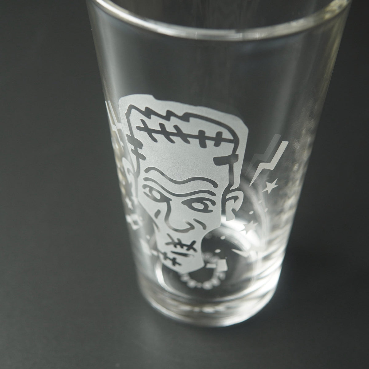 Frankenstein Pint Glass - etched Halloween beer glassware - Che Cose Belle