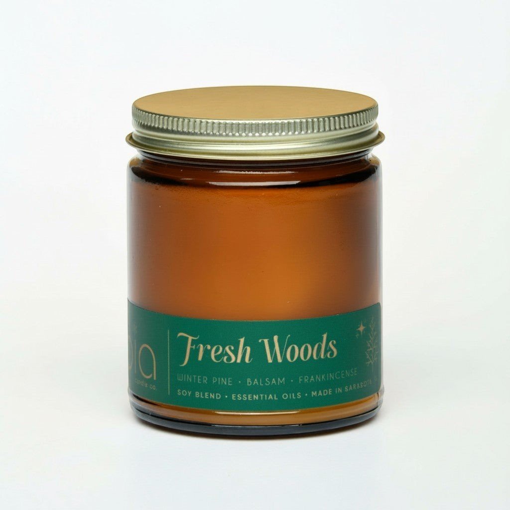 Fresh Woods Holiday Soy Blend Candle — Christmas Tree, Pine & Balsam - Che Cose Belle