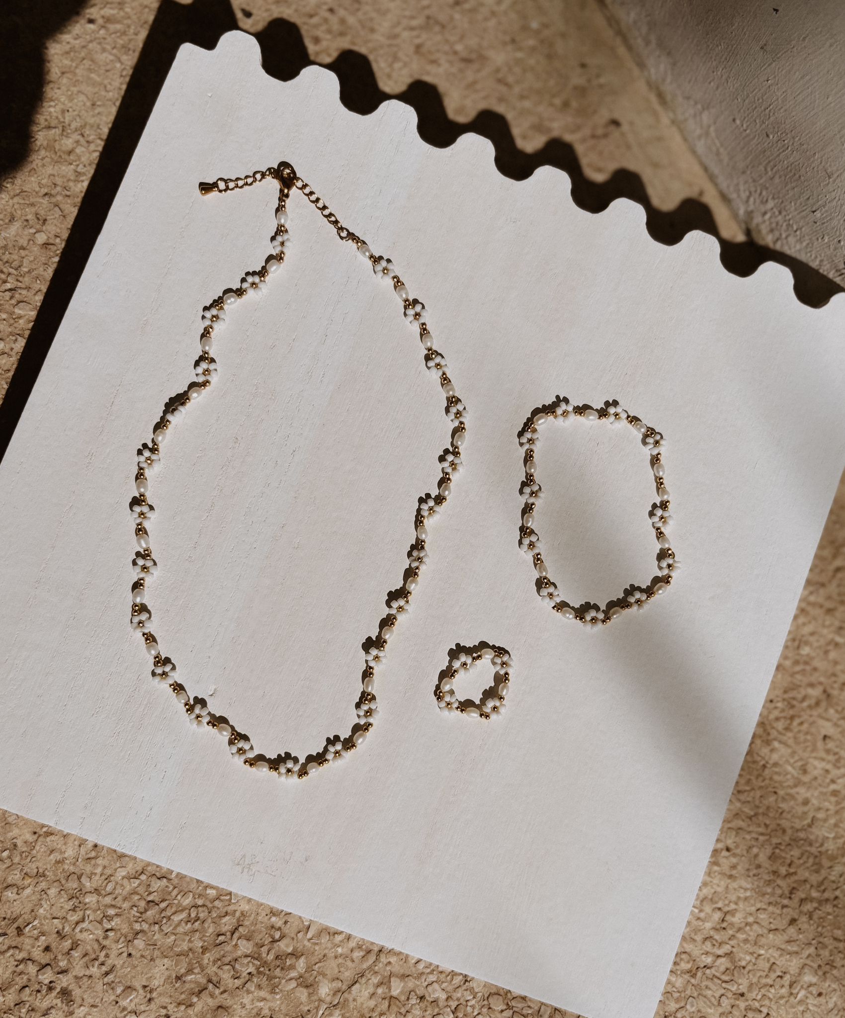 Freshwater Pearl and Flower Beaded Bracelet - Che Cose Belle