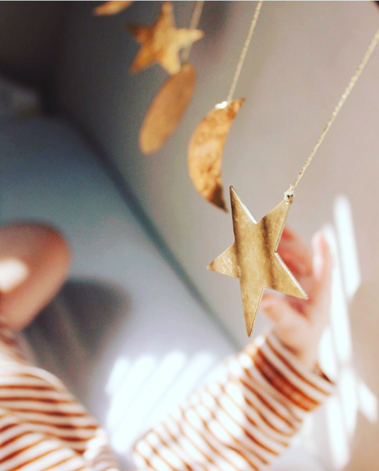 Galaxy Hammered Brass Garland - Che Cose Belle
