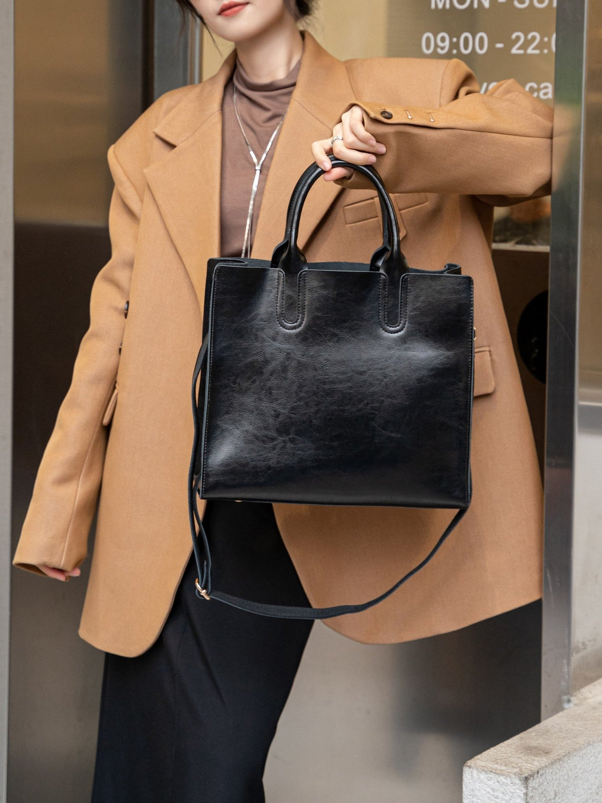 Genuine Leather Women's Bag, Cross-border Commuting, Oiled Wax Cowhide Handbag, Large Capacity Tote, Single Shoulder And Crossbody Square Bag - Che Cose Belle