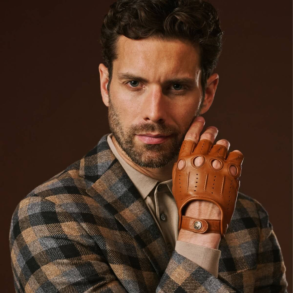 Giuseppe (cognac) - Italian lambskin fingerless leather driving gloves - Che Cose Belle