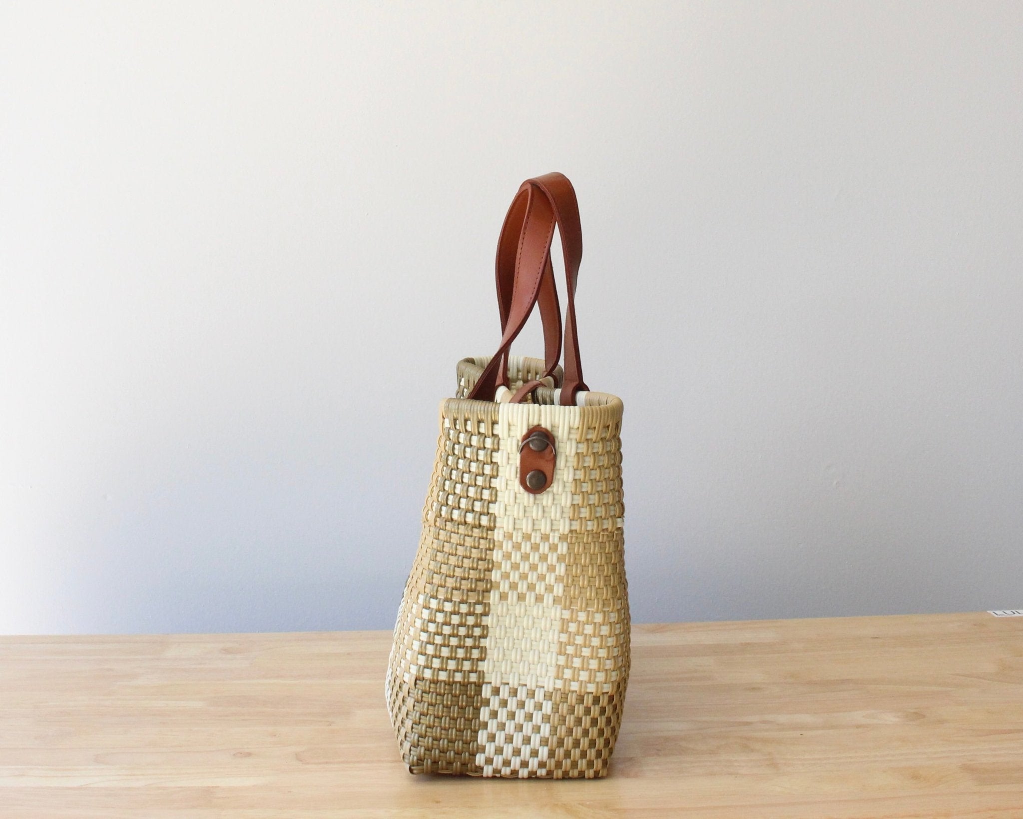 Gold & Beige Handwoven Purse by MexiMexi - Che Cose Belle