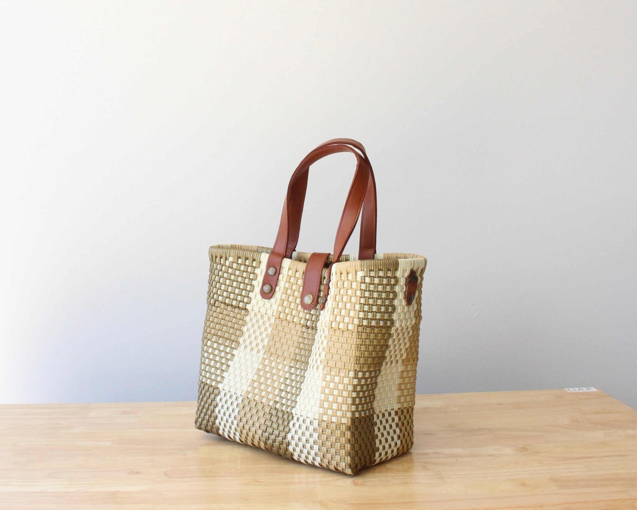 Gold & Beige Handwoven Purse by MexiMexi - Che Cose Belle
