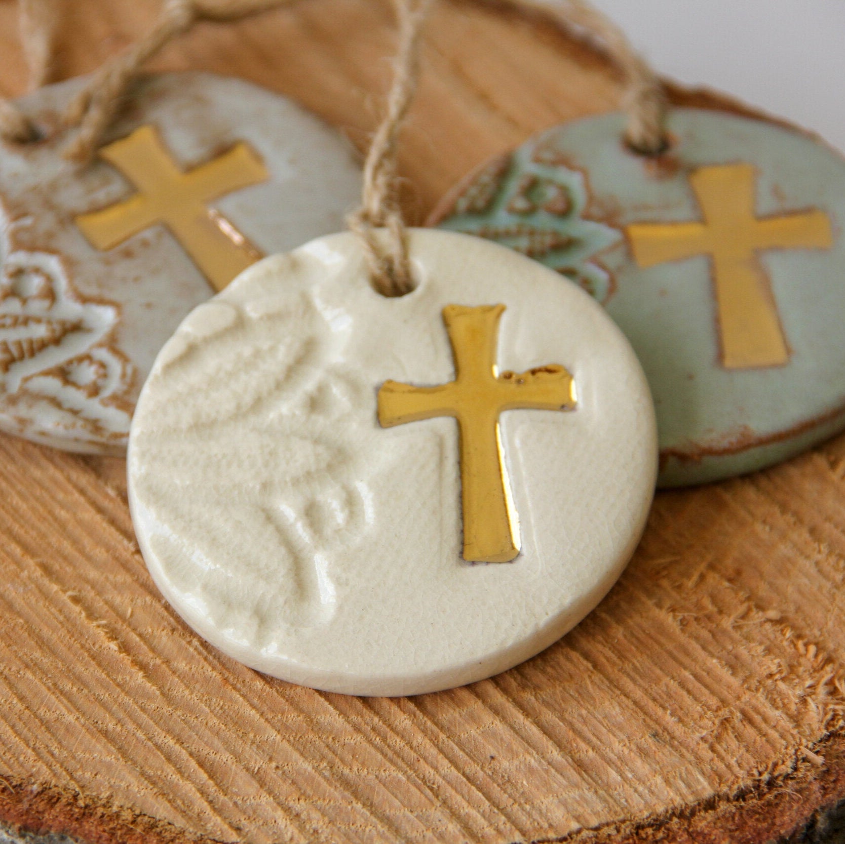 Gold Leaf Cross Ornament - Che Cose Belle