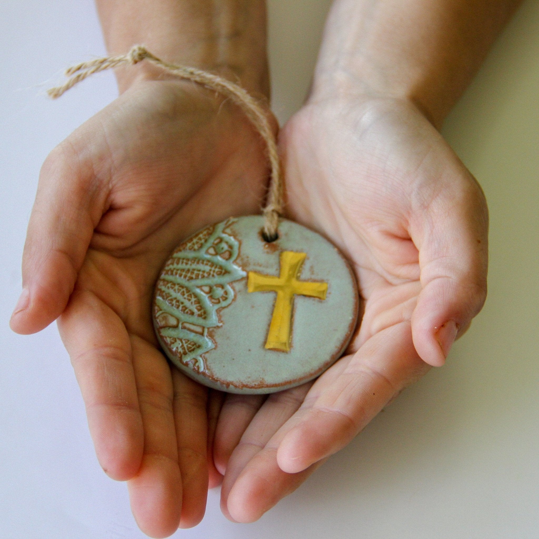 Gold Leaf Cross Ornament - Che Cose Belle