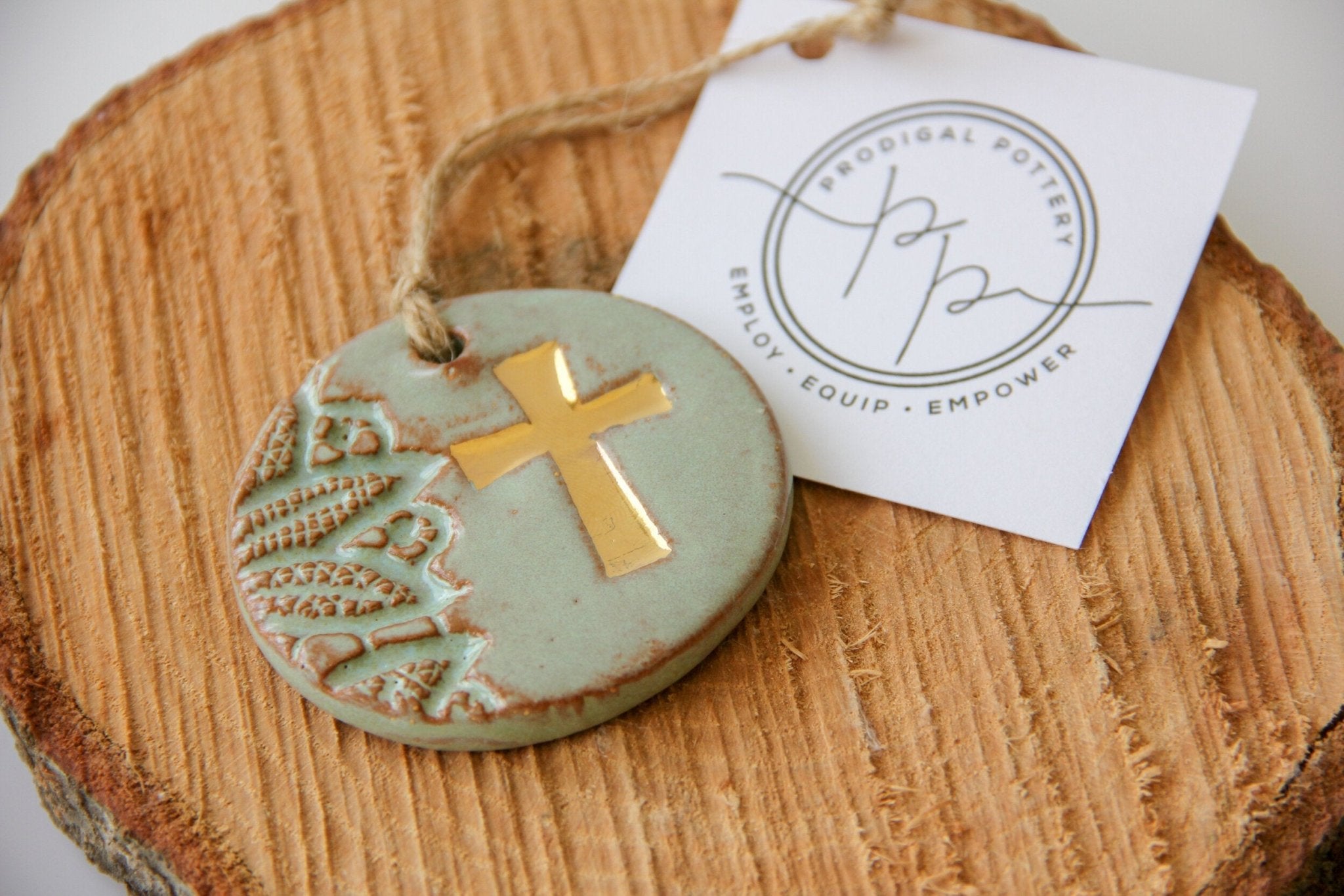 Gold Leaf Cross Ornament - Che Cose Belle