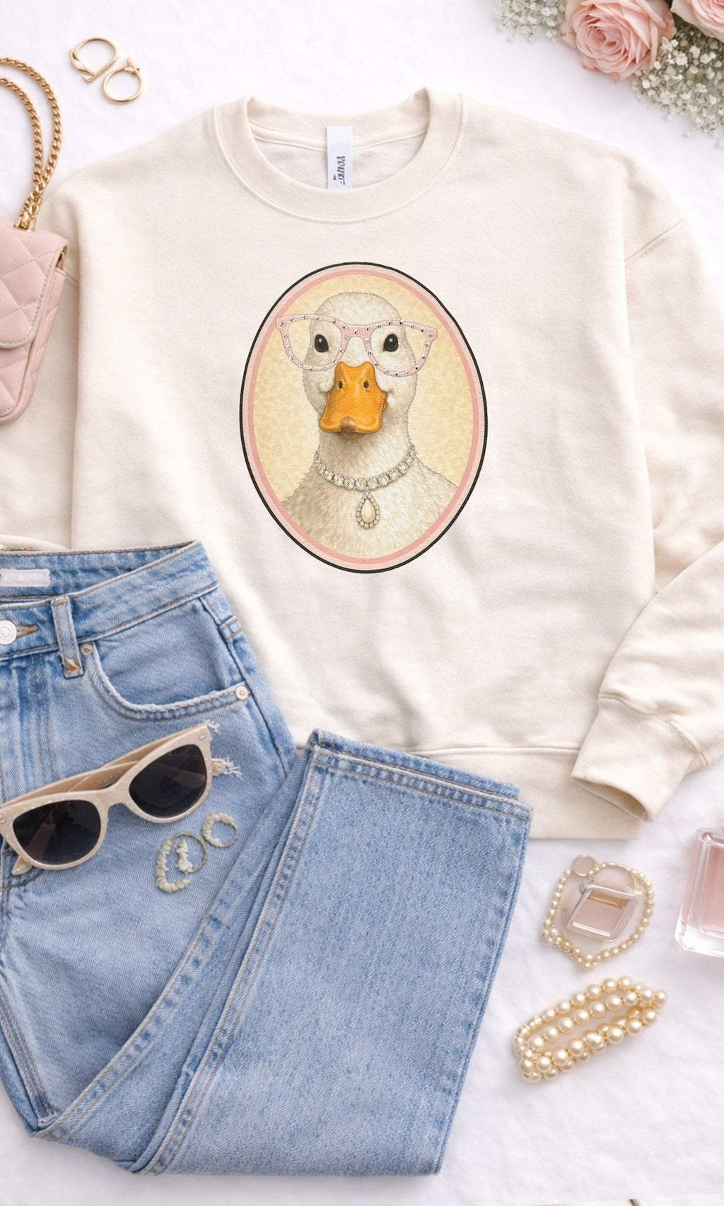 Goose with Rhinestone Specs Graphic Sweatshirt - Che Cose Belle