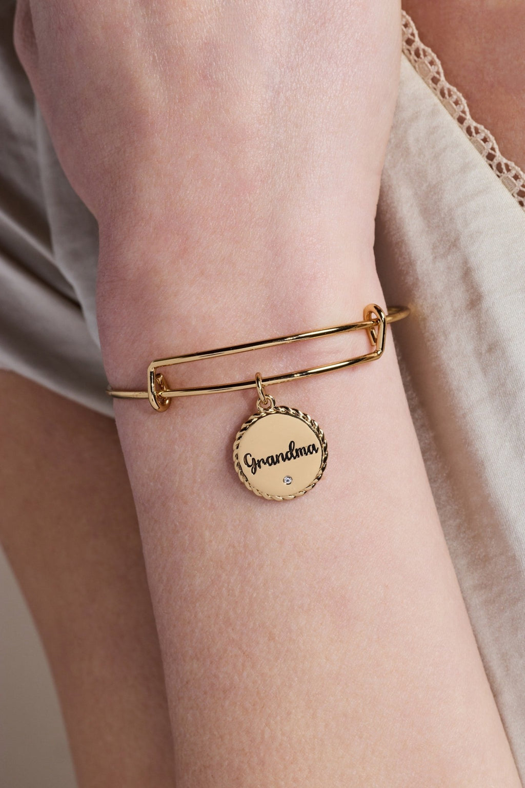 Grandma 'Wise And Warm, Her Love Feels Like Home' Charm Bangle - Che Cose Belle