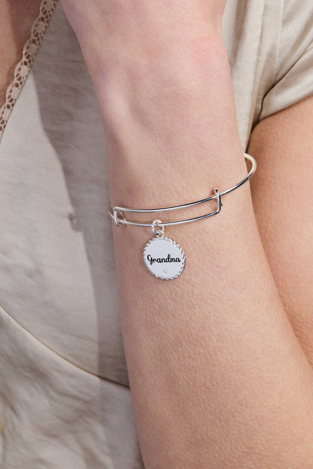 Grandma 'Wise And Warm, Her Love Feels Like Home' Charm Bangle - Che Cose Belle