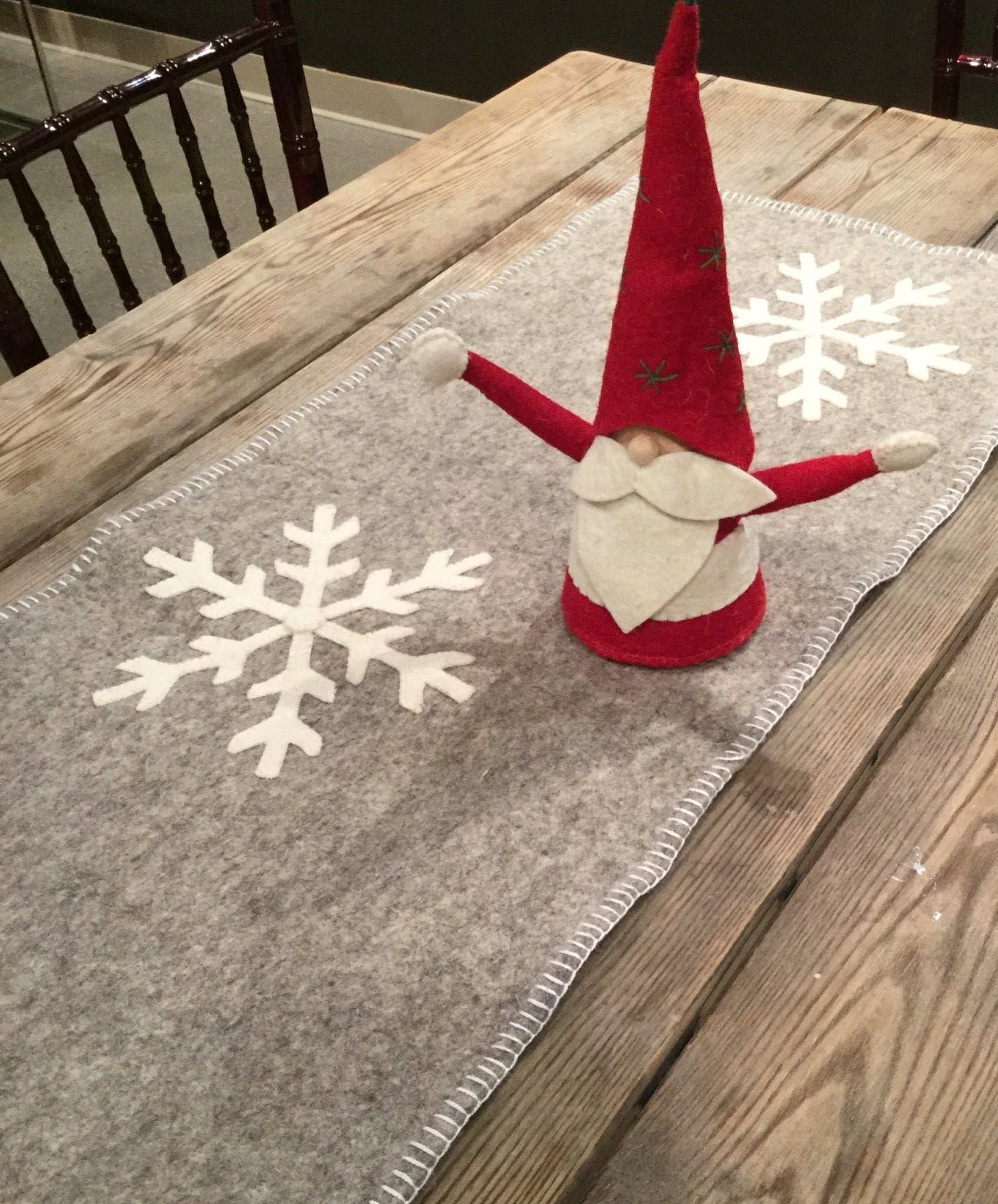 Gray Hand Felted Wool Christmas Table Runner - Snowflakes - 16"x44" Arcadia Home - Che Cose Belle