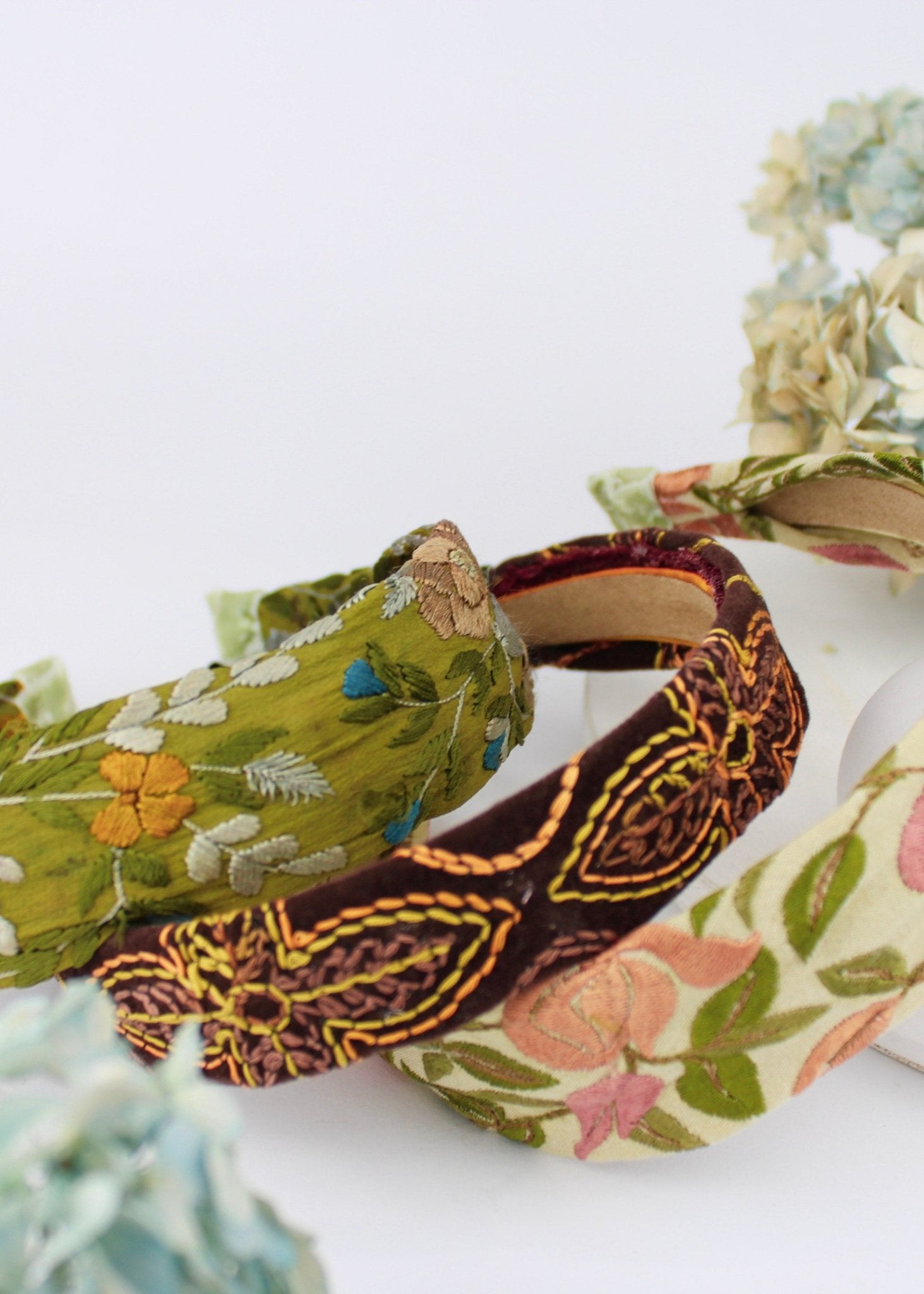 Groovy Tuesday Embroidered Headband - Che Cose Belle
