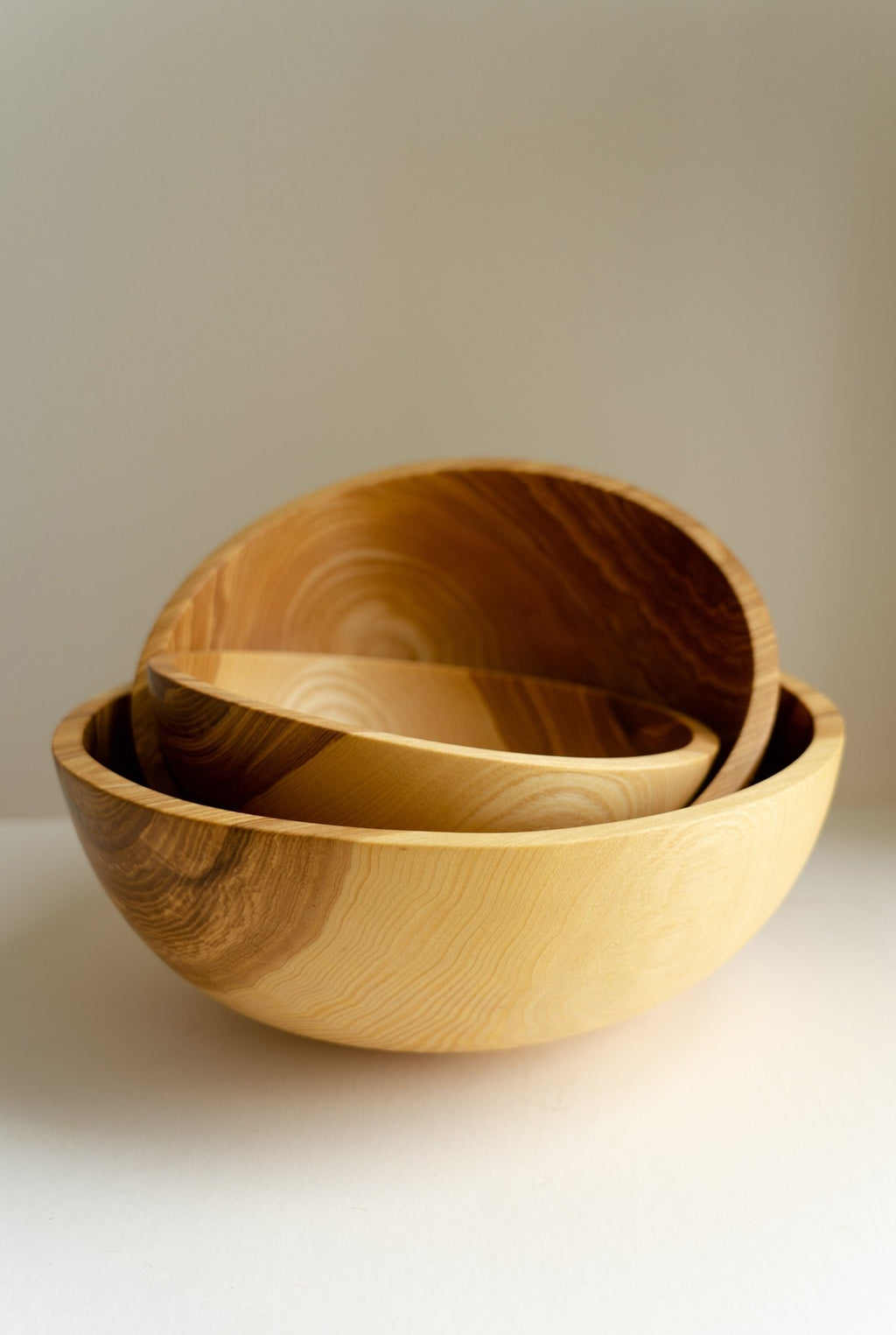 Hand Carved Wooden Nesting Bowl Set - Che Cose Belle