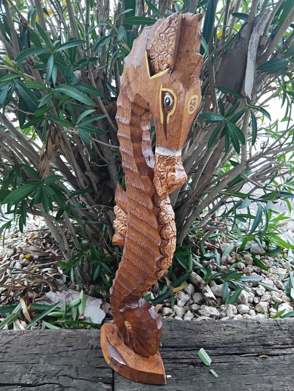 Hand-Carved Wooden Seahorse Sculpture – Coastal Decor in Blue, Teal, or Brown - Che Cose Belle