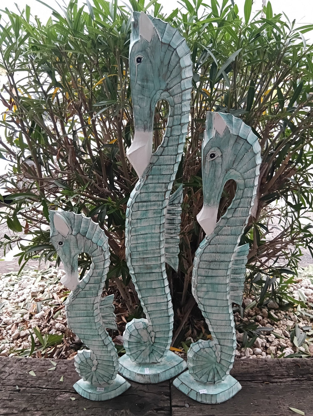 Hand-Carved Wooden Seahorse Sculpture – Coastal Decor in Blue, Teal, or Brown - Che Cose Belle