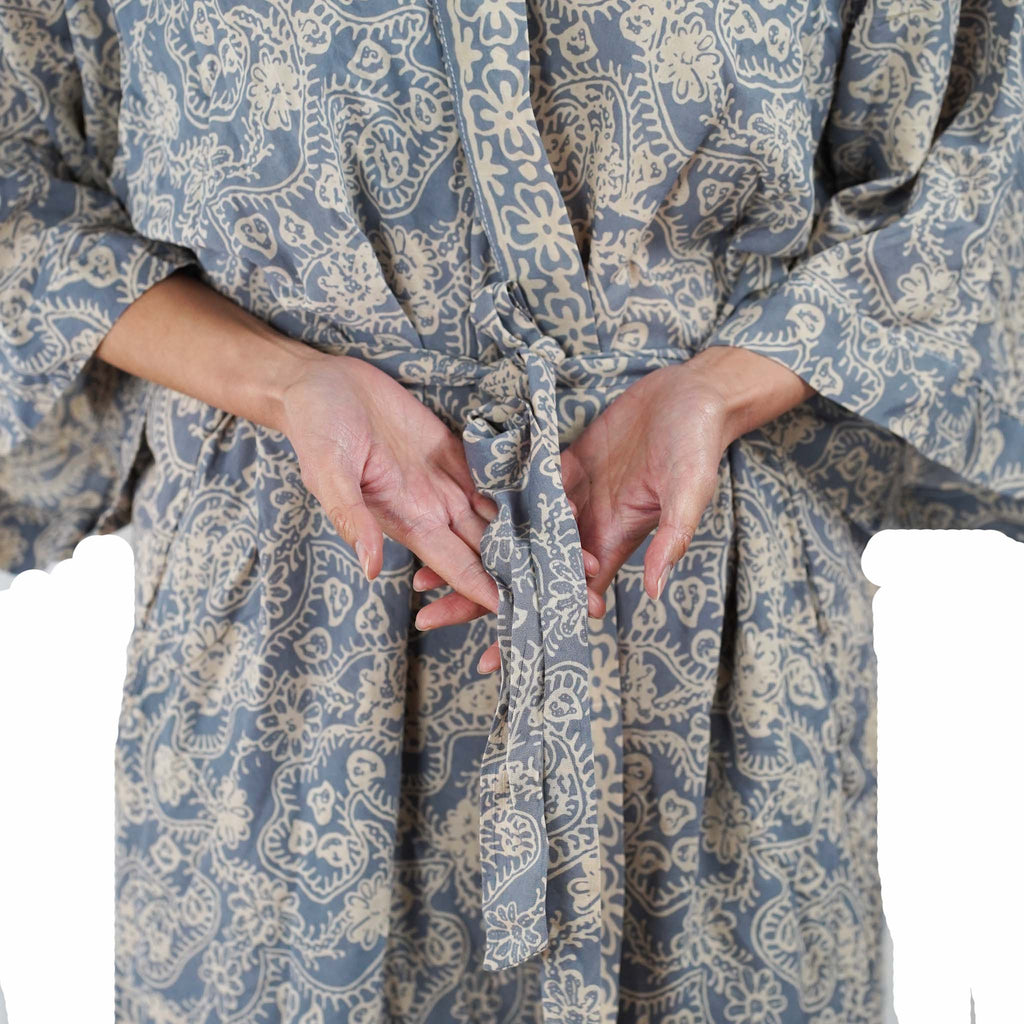 Hand Dyed Batik Robe Kimono, 100% Cotton, Gray, Silver Petals - Che Cose Belle