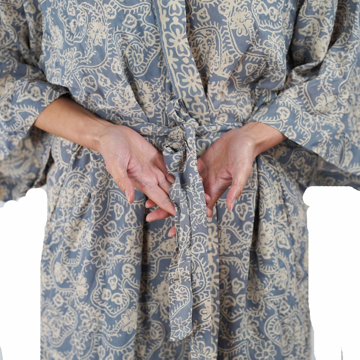 Hand Dyed Batik Robe Kimono, 100% Cotton, Gray, Silver Petals - Che Cose Belle