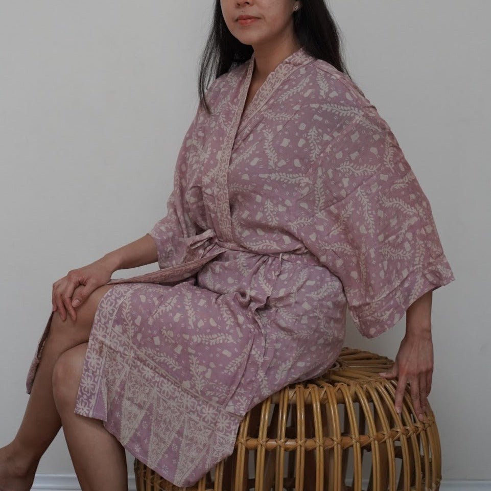Hand Dyed Batik Robe Kimono, 100% Cotton Soft, Purple Lilac Lavender - Che Cose Belle