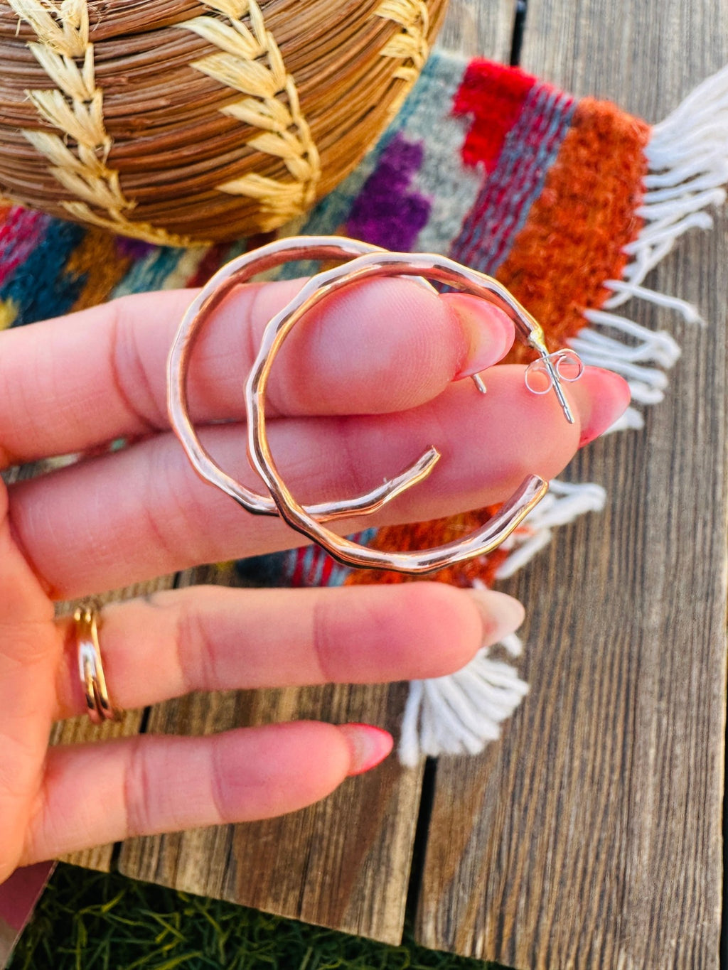 Handcrafted Hammered Copper Hoop Earrings - Che Cose Belle