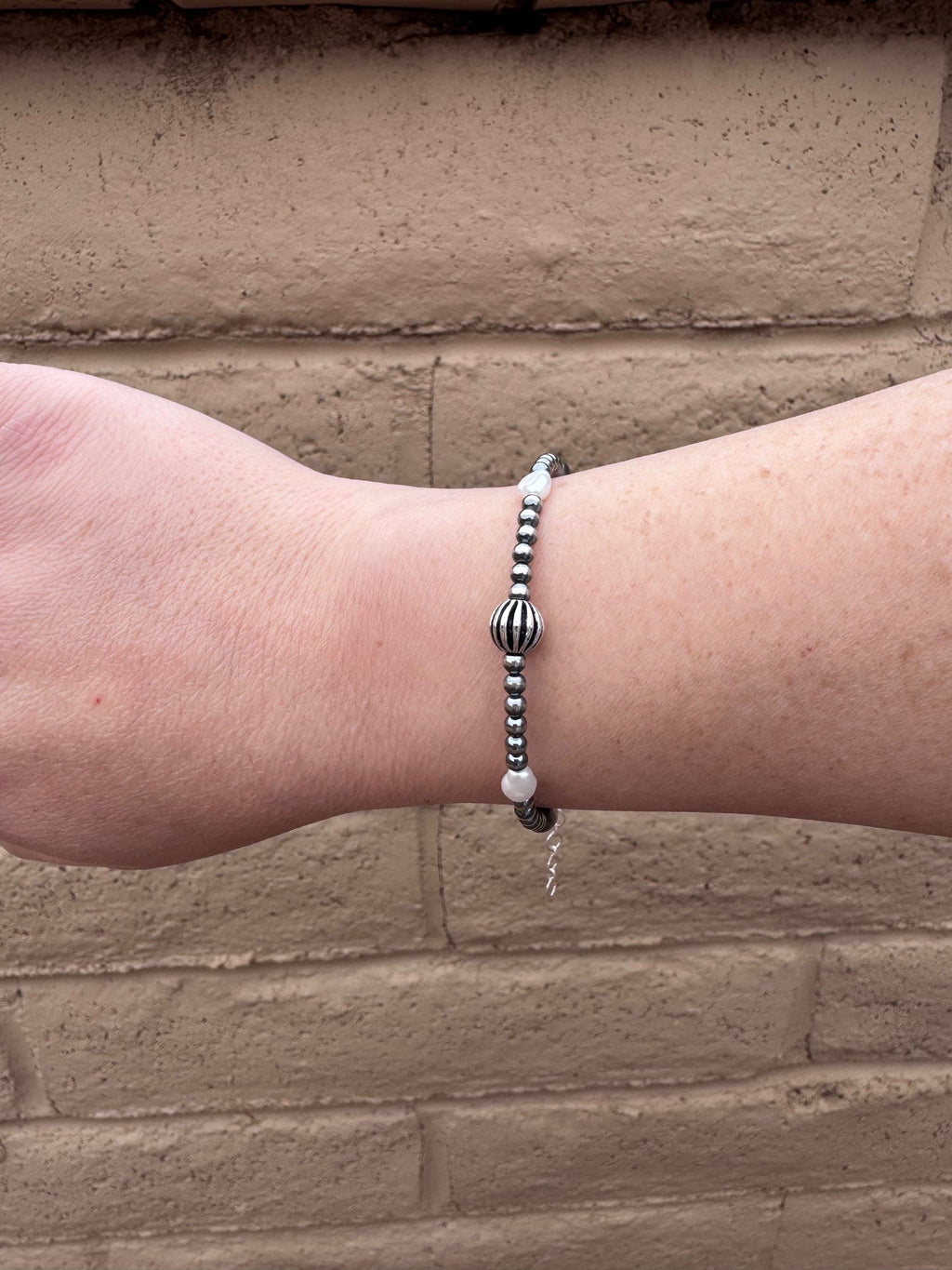 Handcrafted Mother of Pearl & Sterling Silver Pearl 3 - 6mm Beaded Bracelet 7" - Che Cose Belle