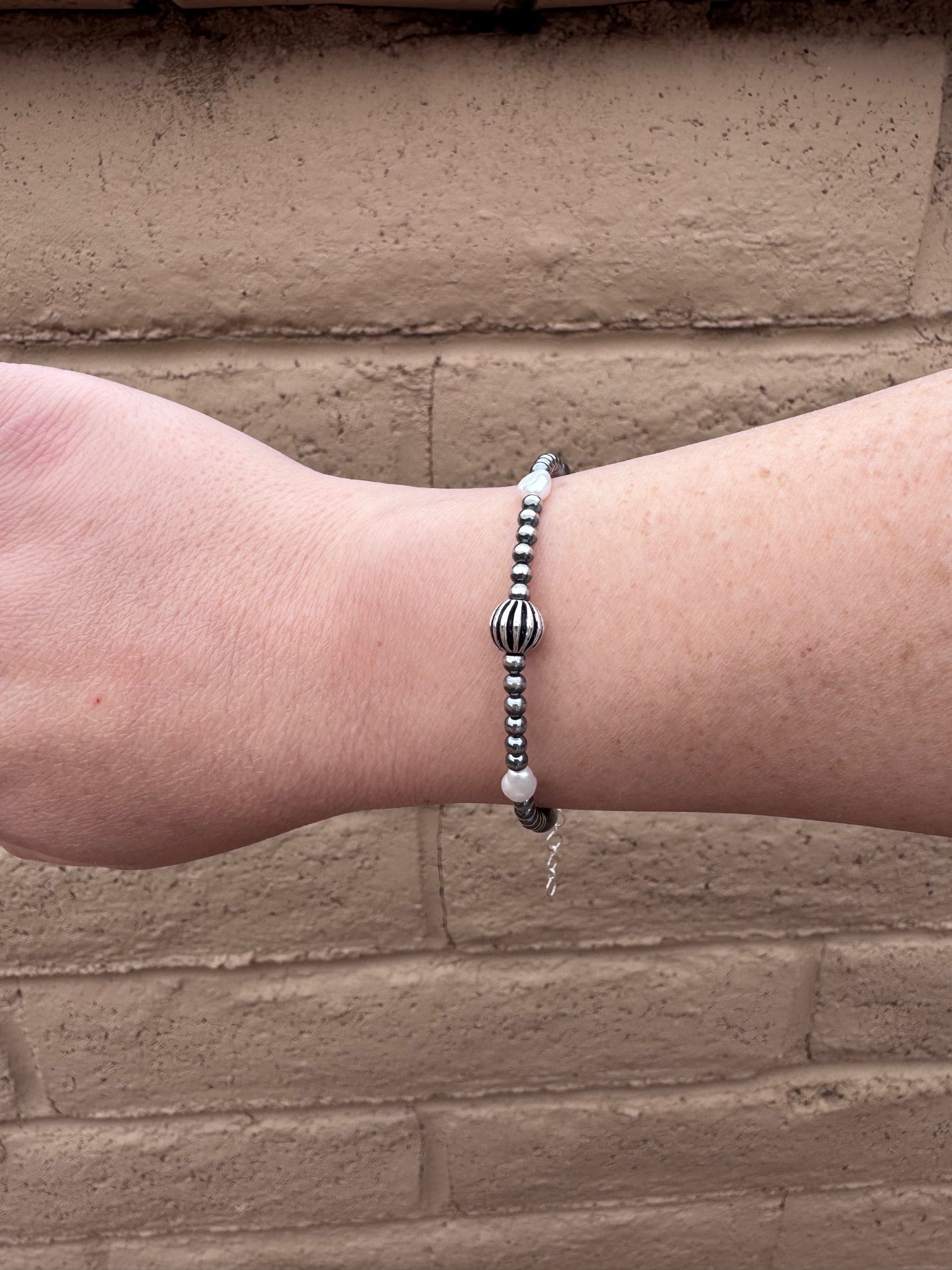 Handcrafted Mother of Pearl & Sterling Silver Pearl 3 - 6mm Beaded Bracelet 7" - Che Cose Belle