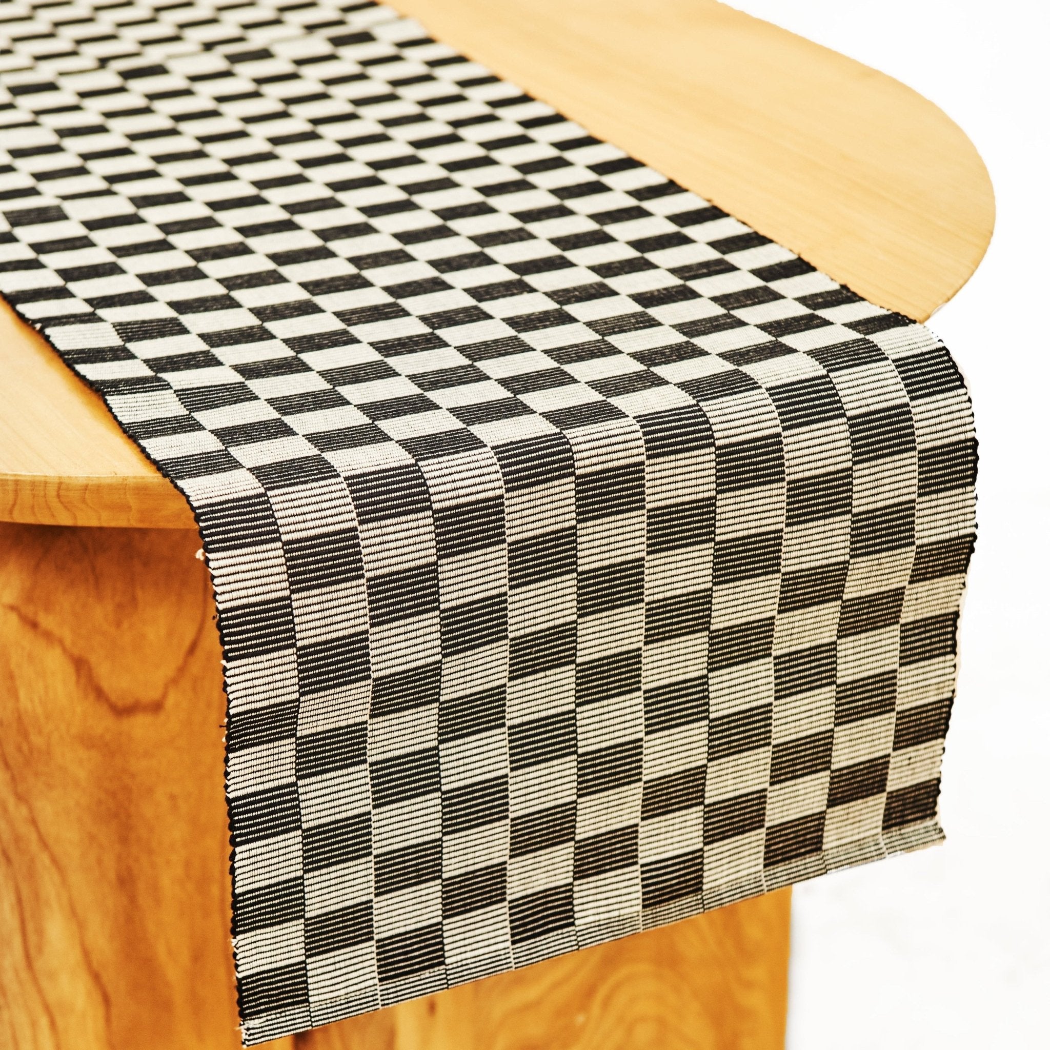 Handloomed Checkered Table Runner - Che Cose Belle
