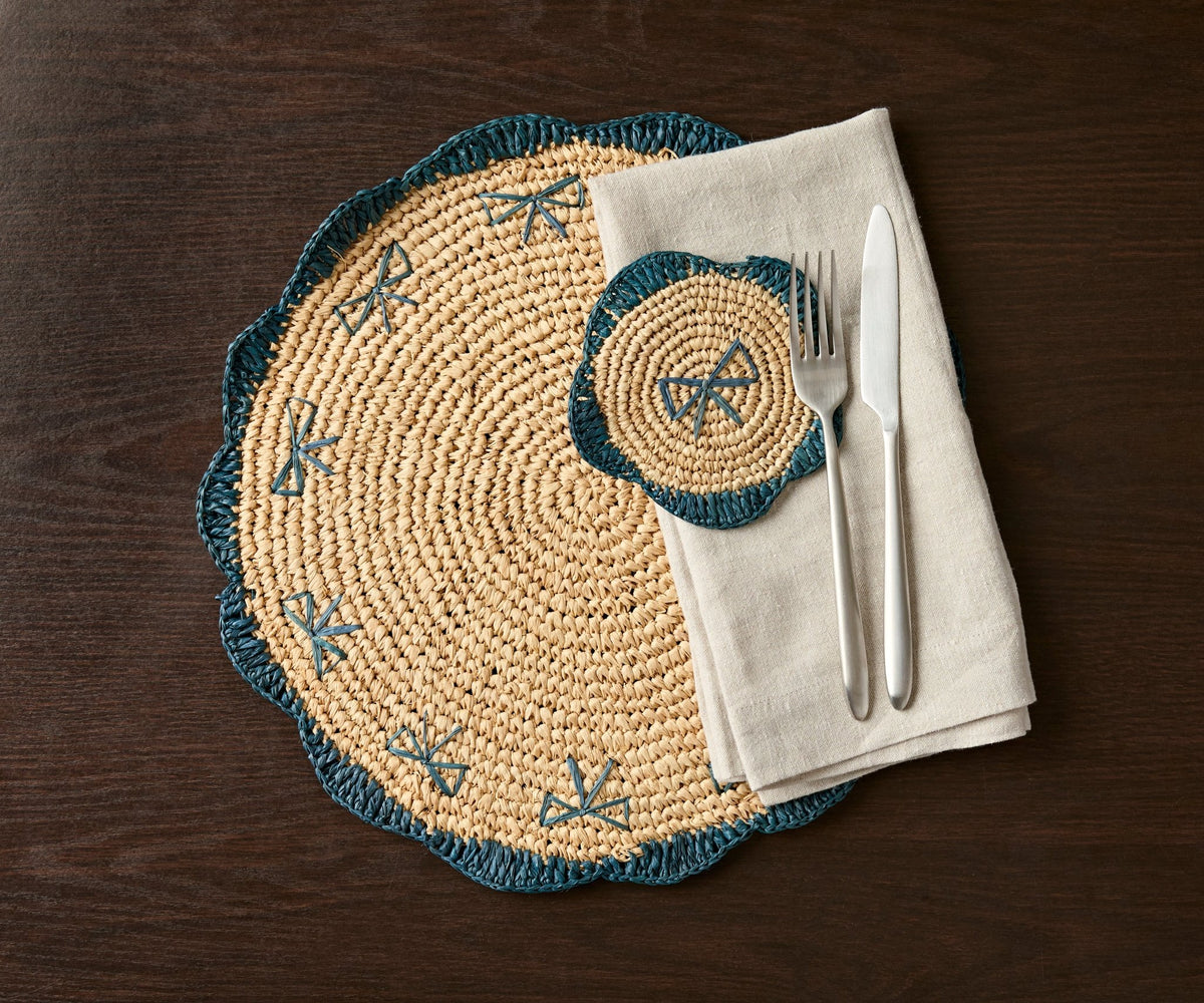 Handwoven Raffia Fringe Coaster by Payton James – Bohemian Candle Mat, Rustic Table Decor, Natural Raffia Palm - Che Cose Belle